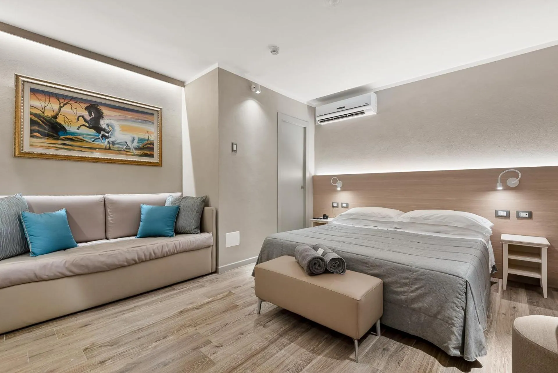 Bed in Hotel Porto Roca