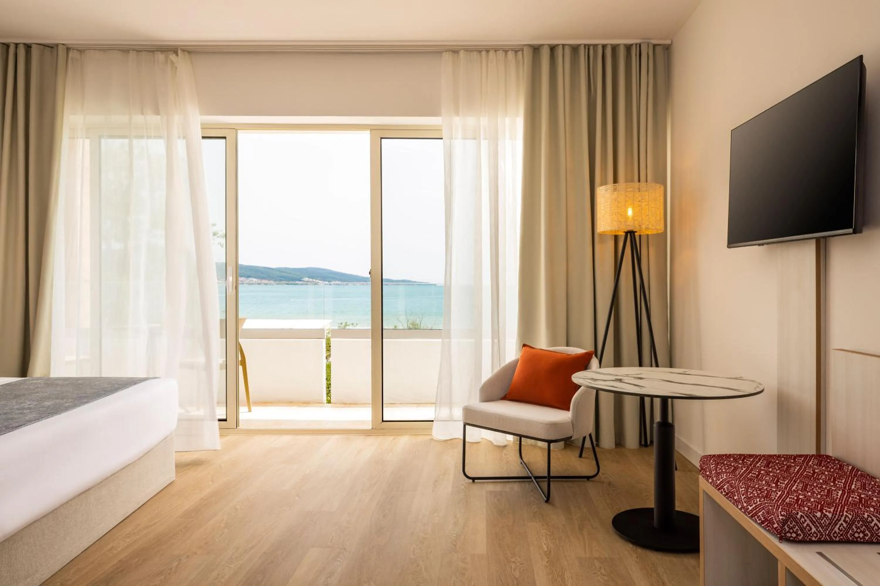 Natural landscape, Bed in AluaSoul Sunny Beach - Adults Only - All Inclusive