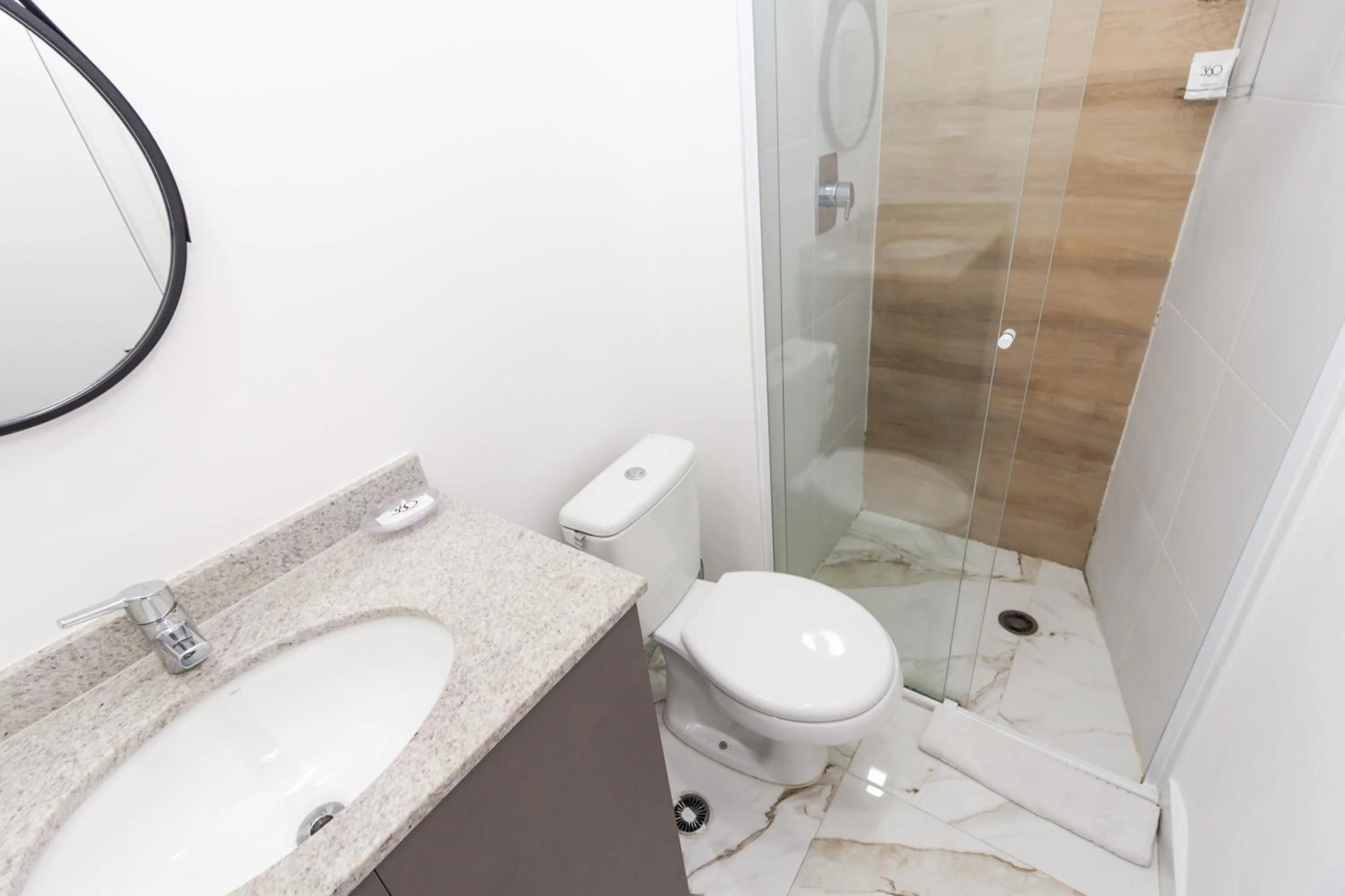 Bathroom in 360 Suítes Sé