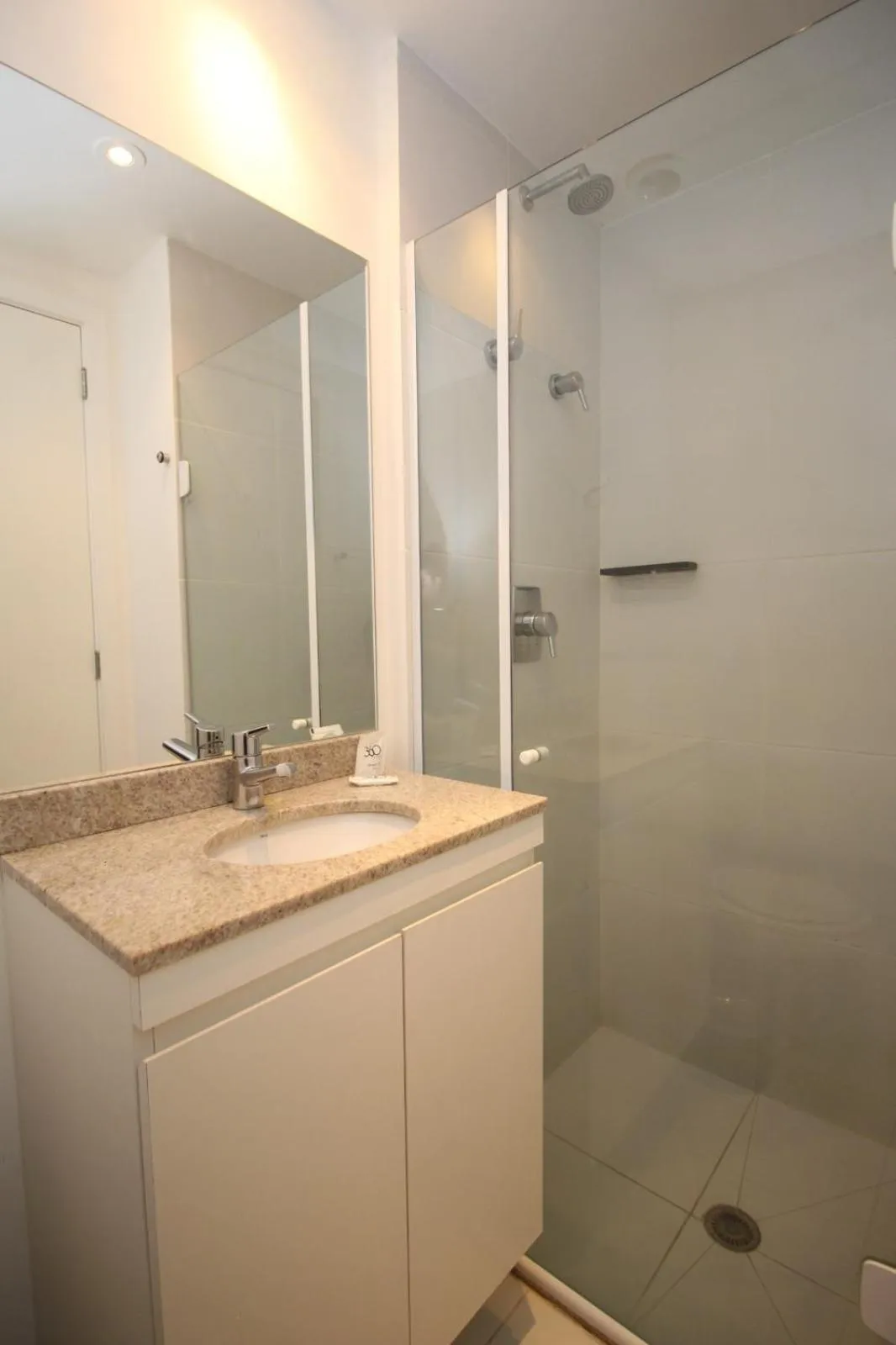 Bathroom in 360 Suítes Sé