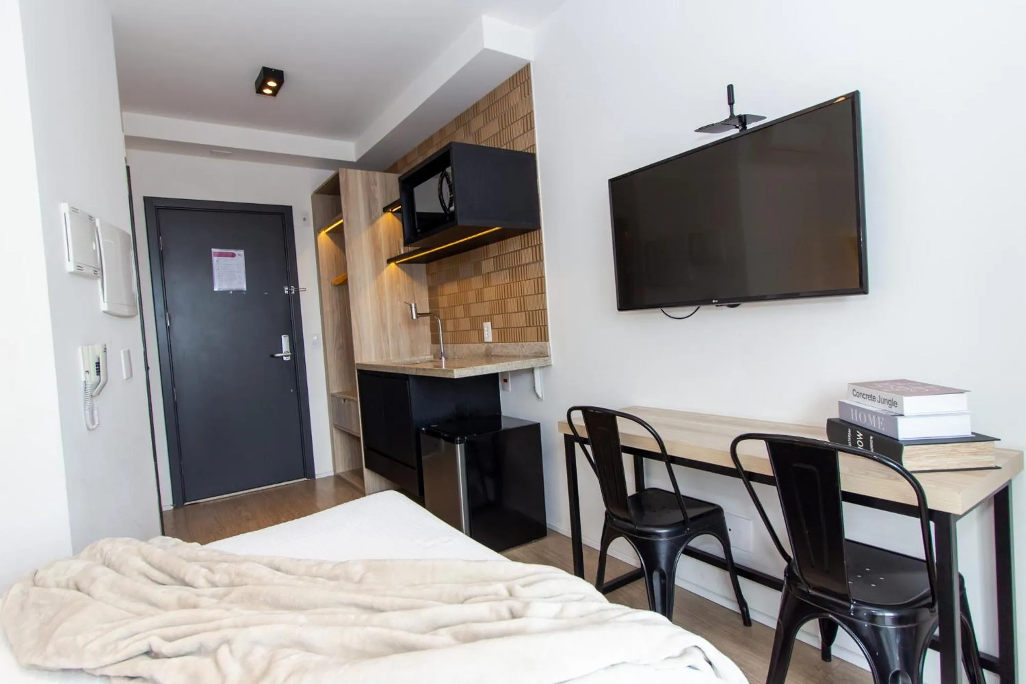 TV and multimedia, Bed in 360 Suítes Sé