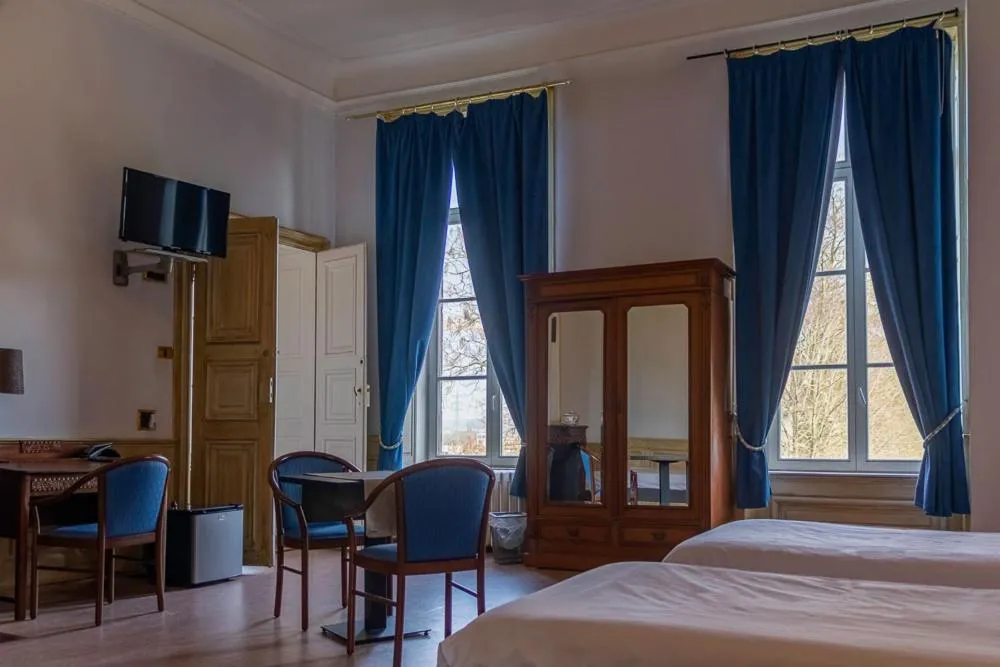Bedroom, Bed in Domaine Du Chateau De La Neuville