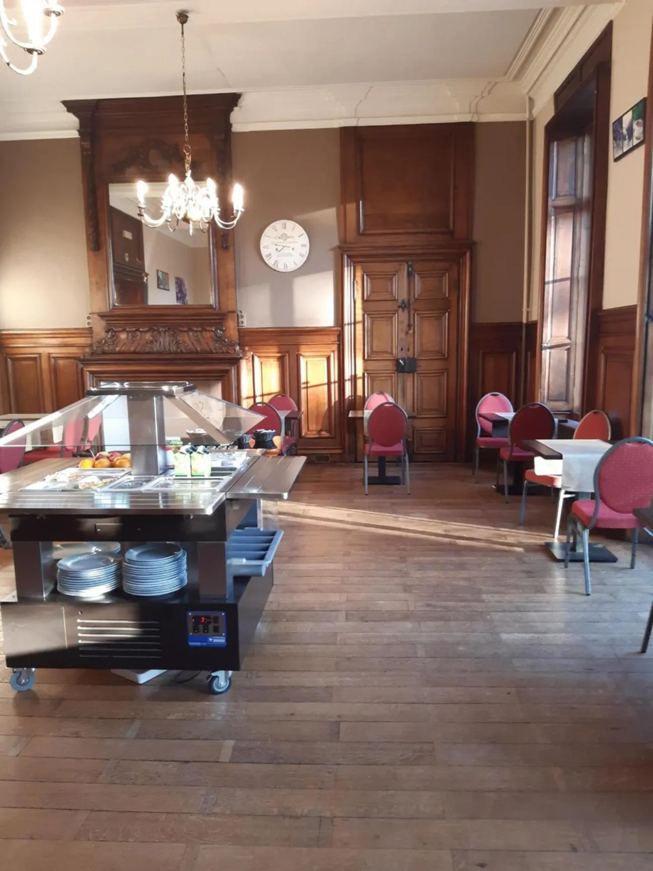 Breakfast in Domaine Du Chateau De La Neuville