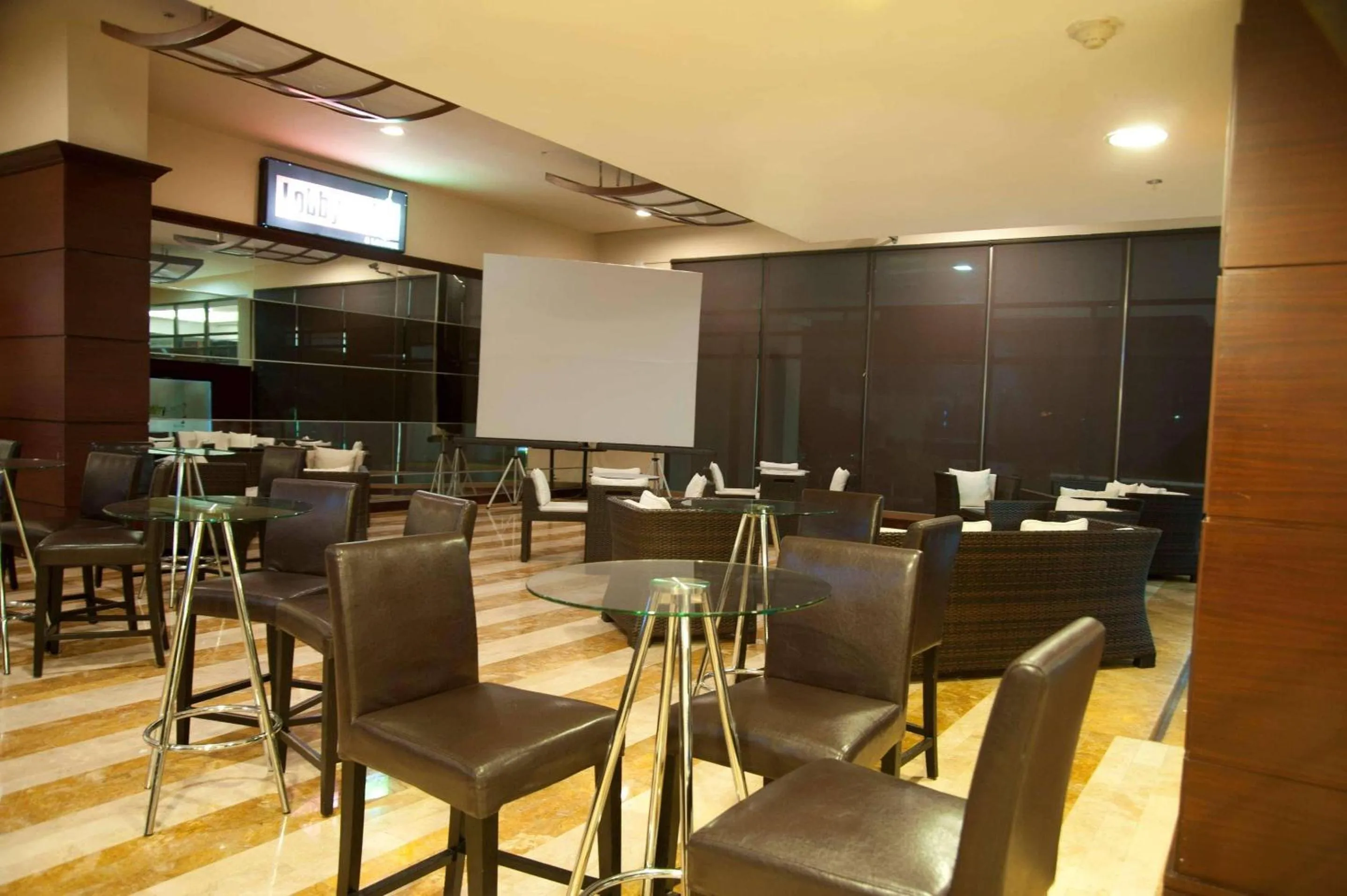Lounge or bar in Radisson Colon 2,000 Hotel & Casino