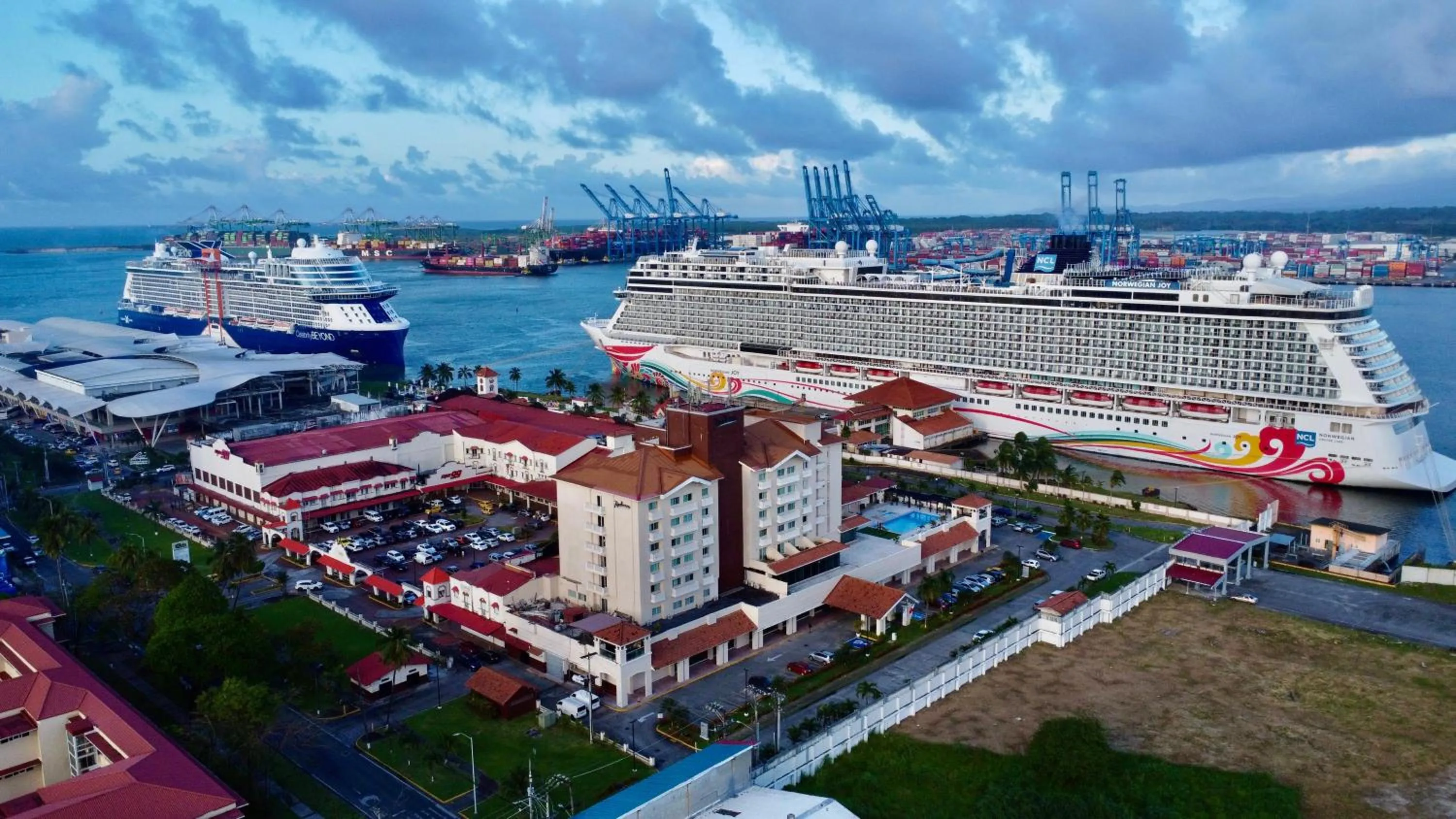 Property building in Radisson Colon 2,000 Hotel & Casino