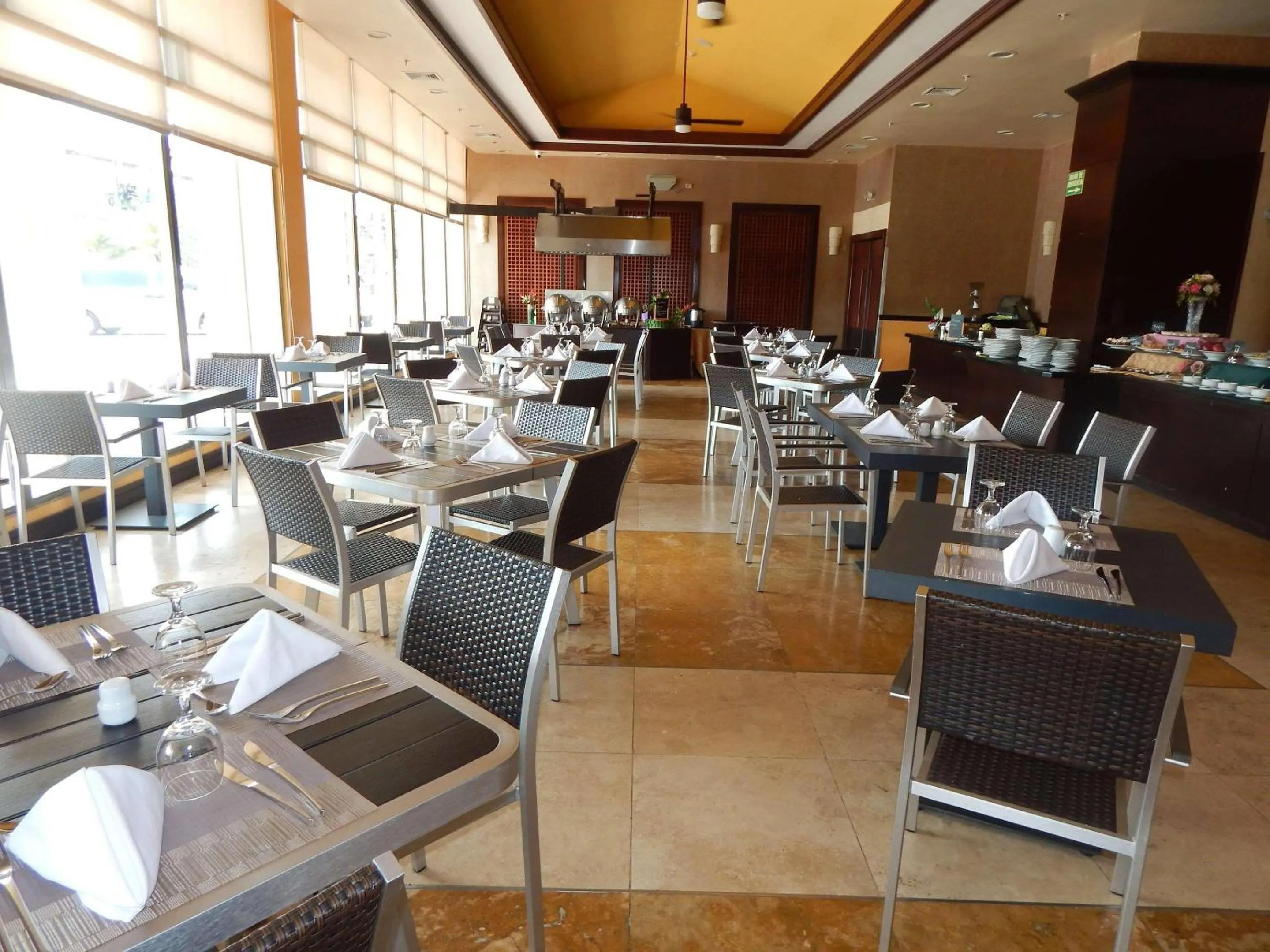 Restaurant/places to eat in Radisson Colon 2,000 Hotel & Casino