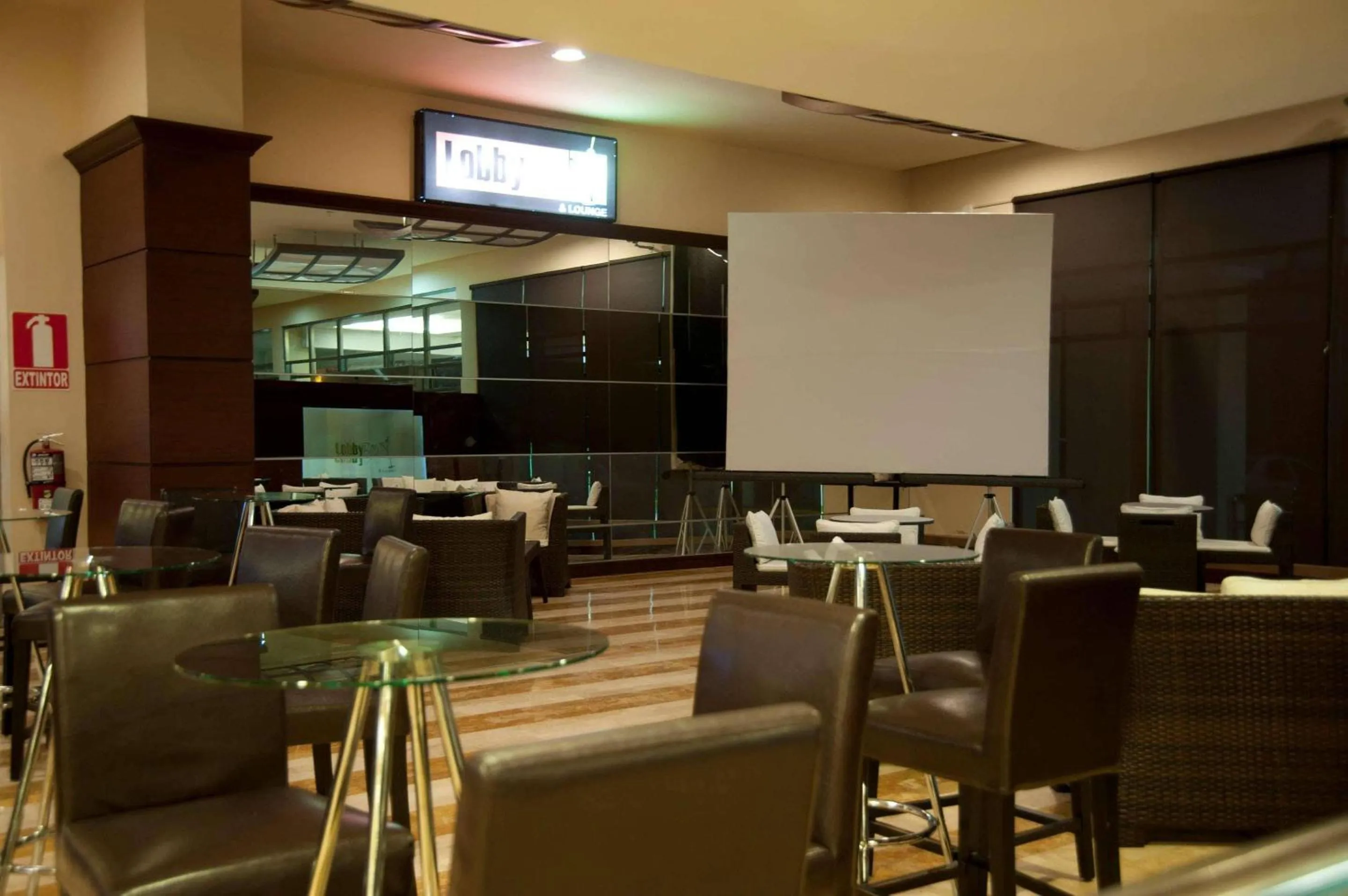Lounge or bar in Radisson Colon 2,000 Hotel & Casino