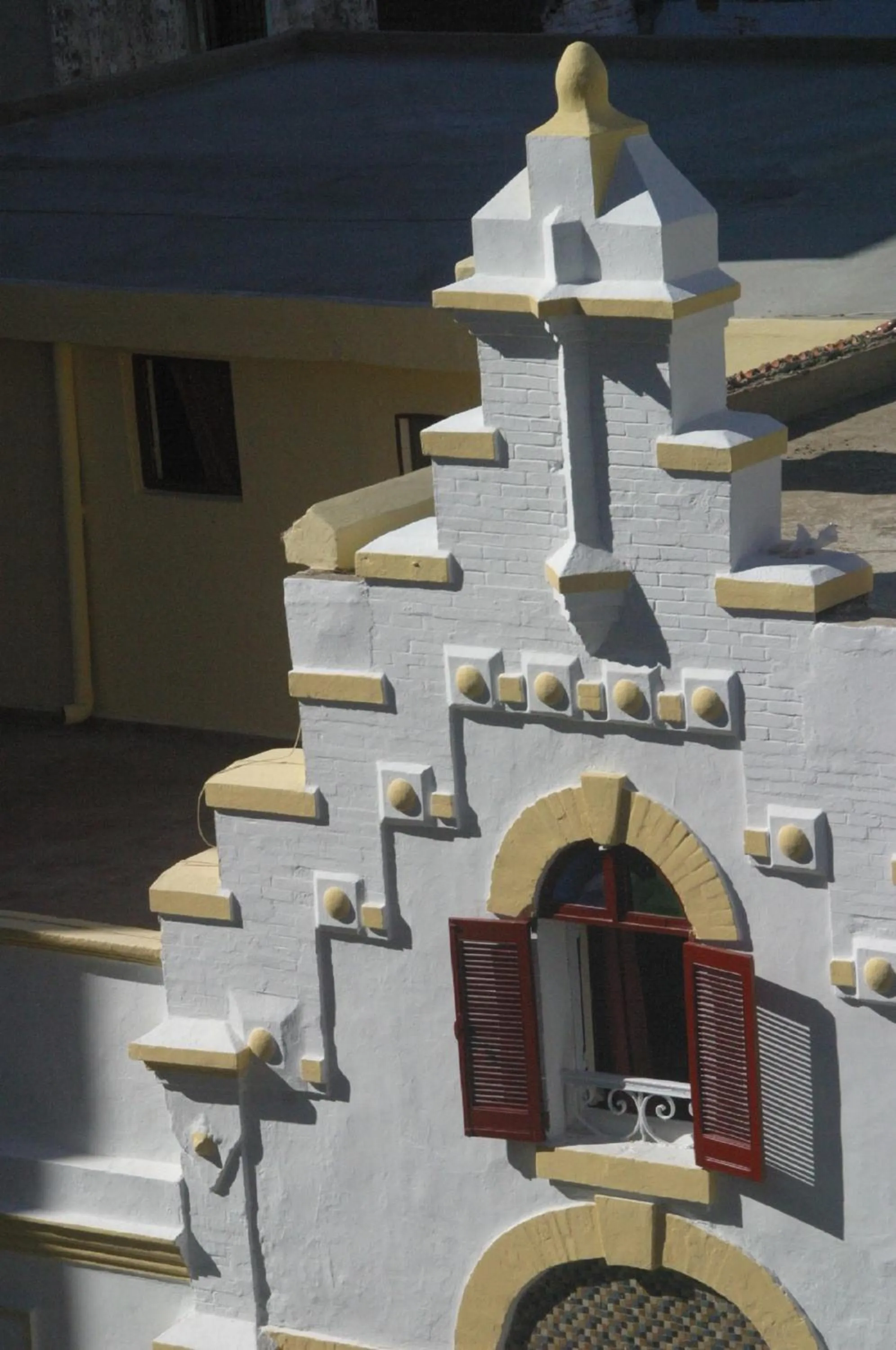 Facade/entrance in Dar Omar Khayam