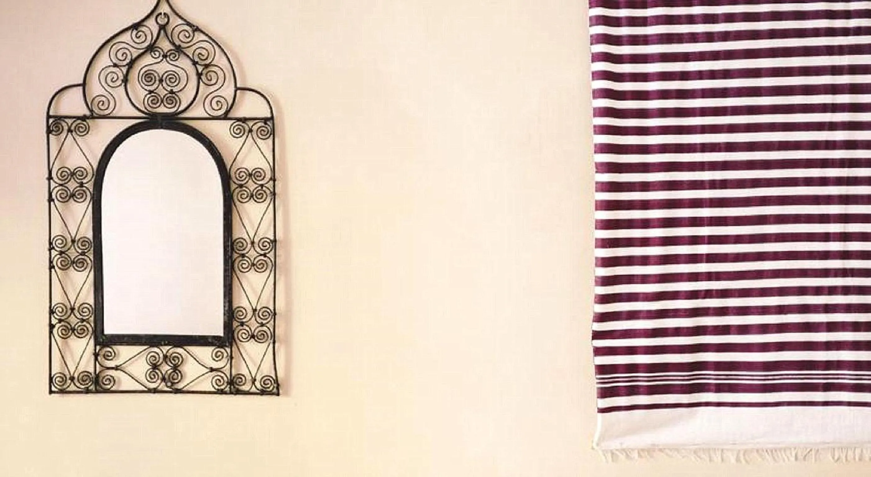 Decorative detail in Dar Omar Khayam