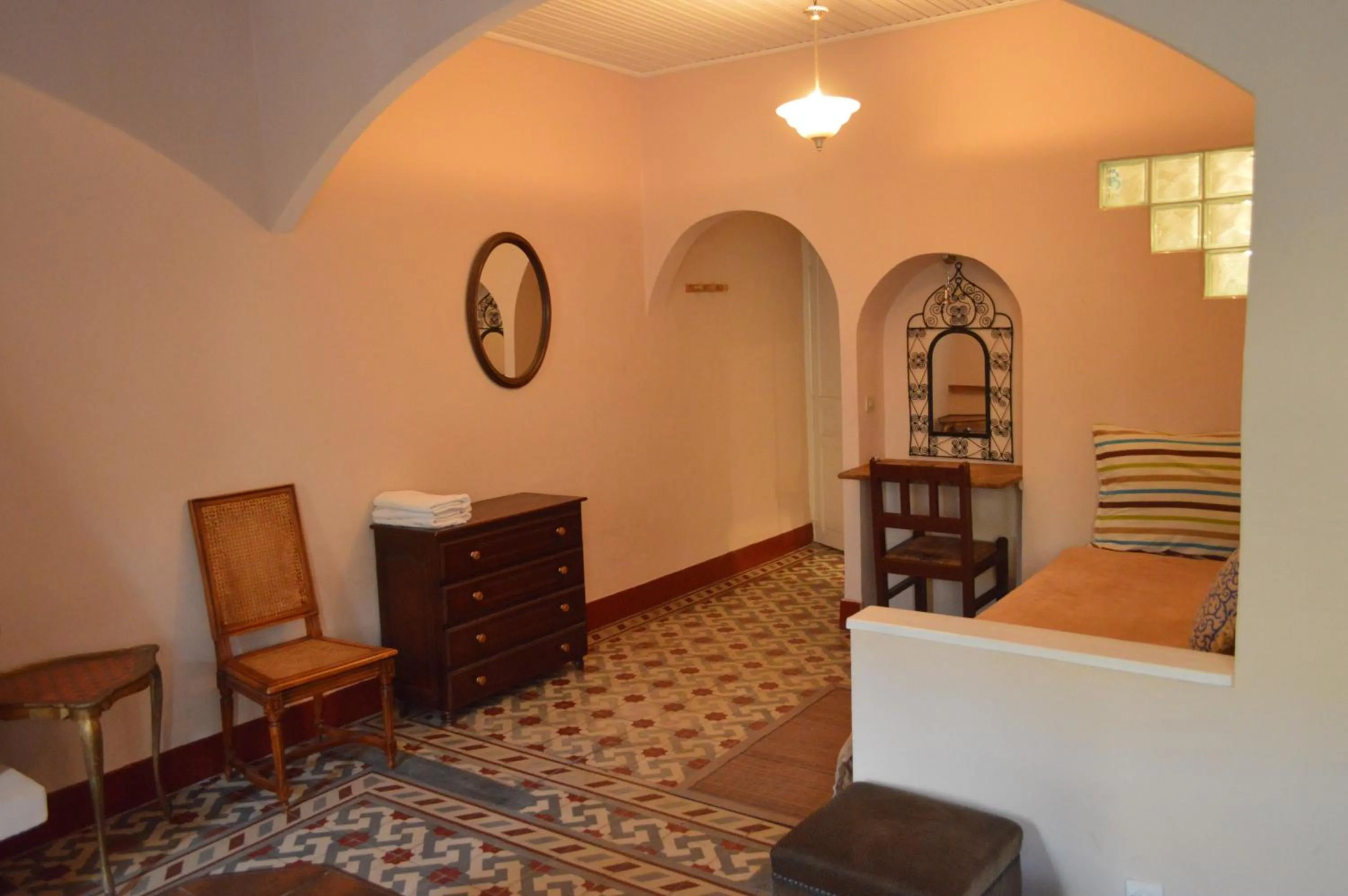 Photo of the whole room, Bed in Dar Omar Khayam