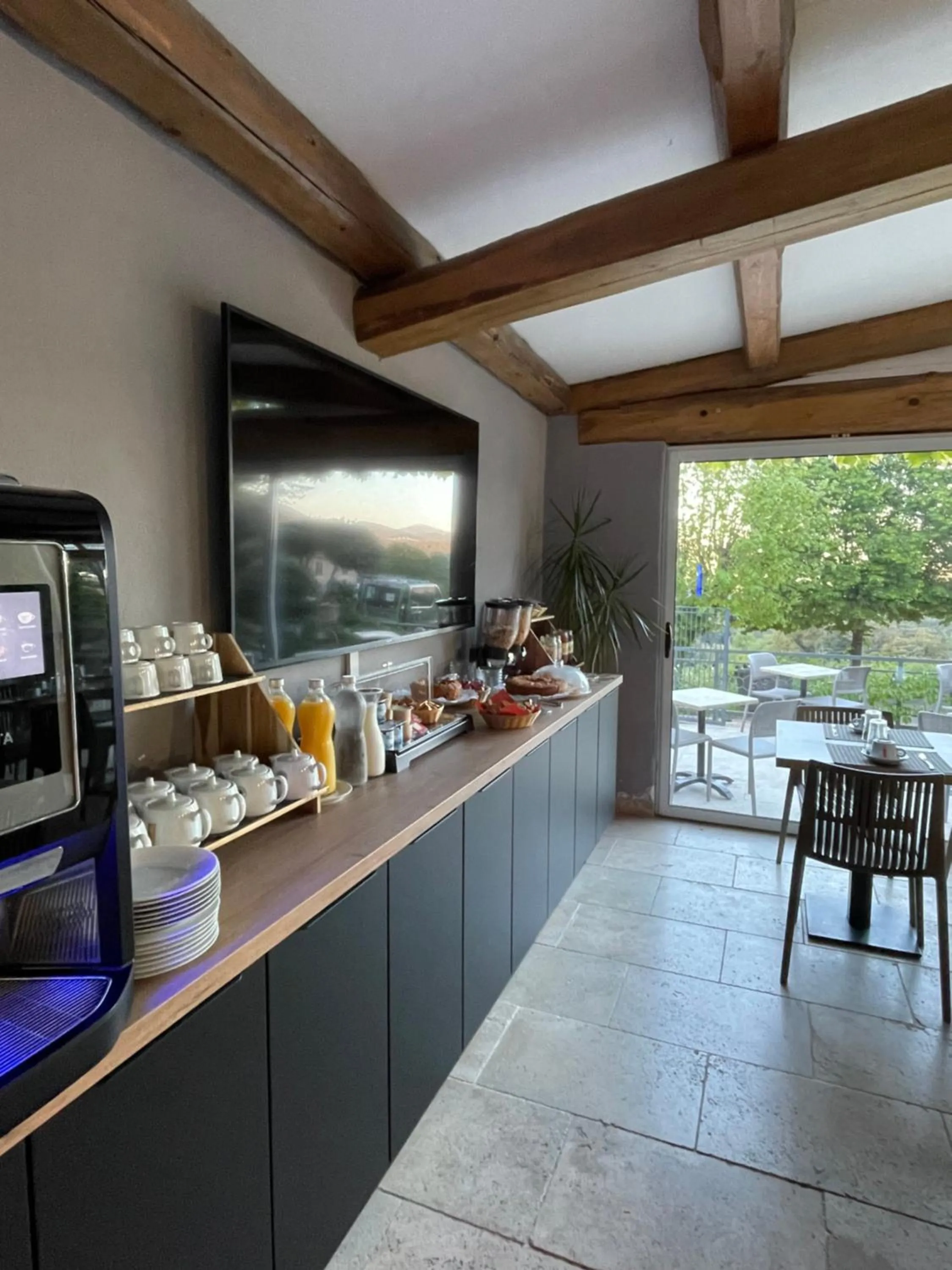 Breakfast in Hotel Clair de Lune