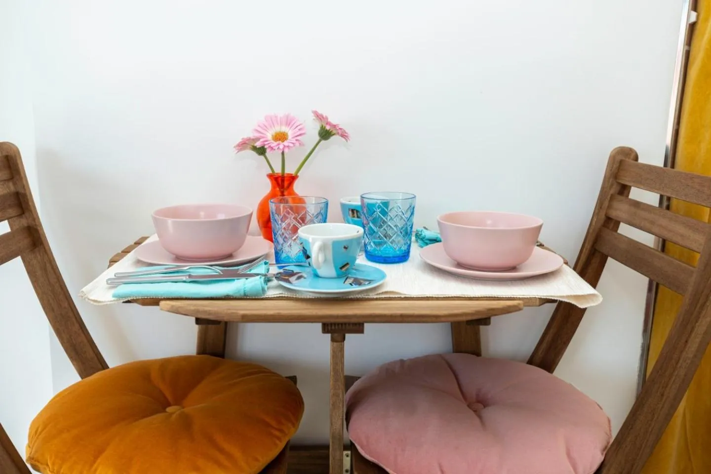 Dining area in B&B Duinblick