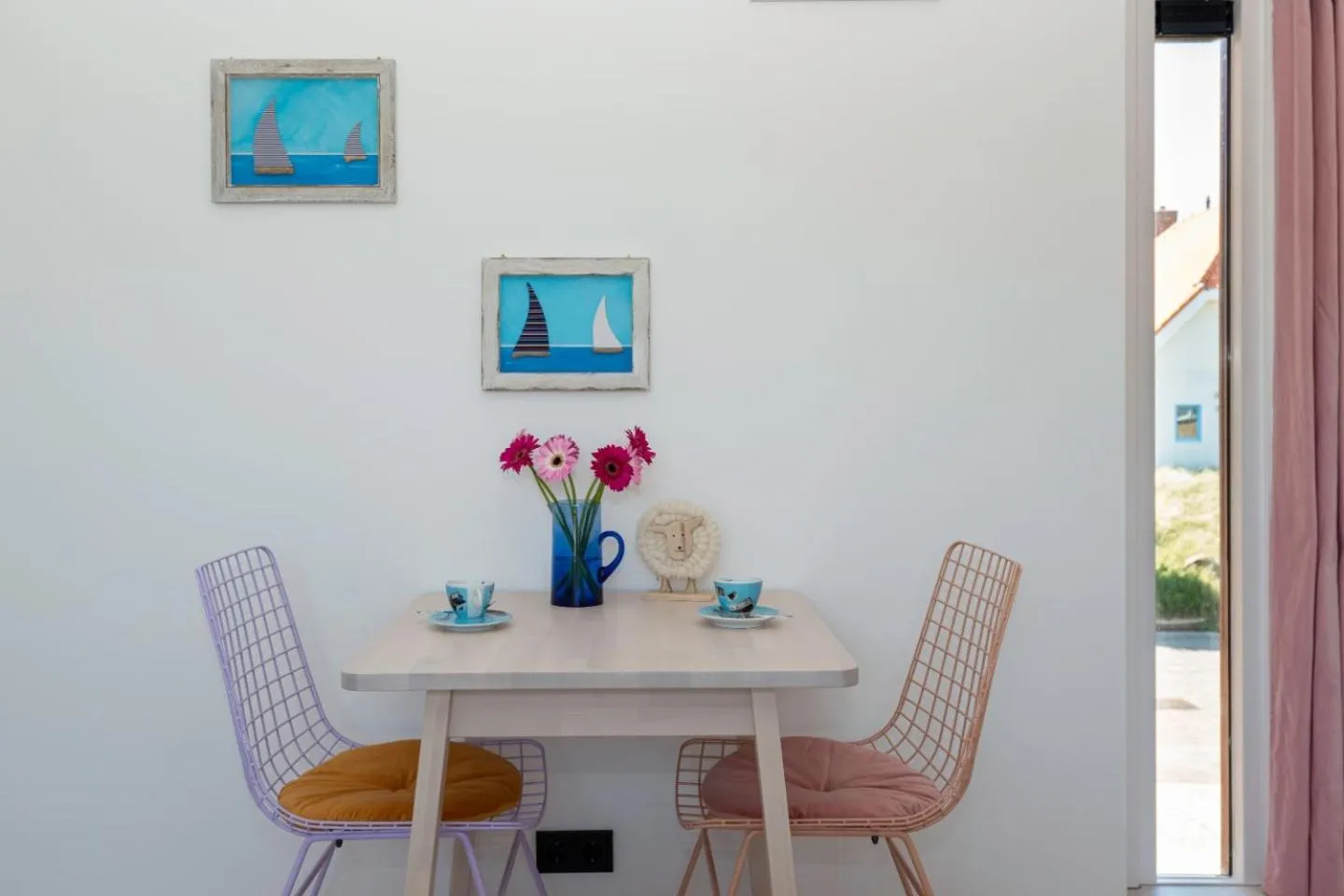 Dining area in B&B Duinblick