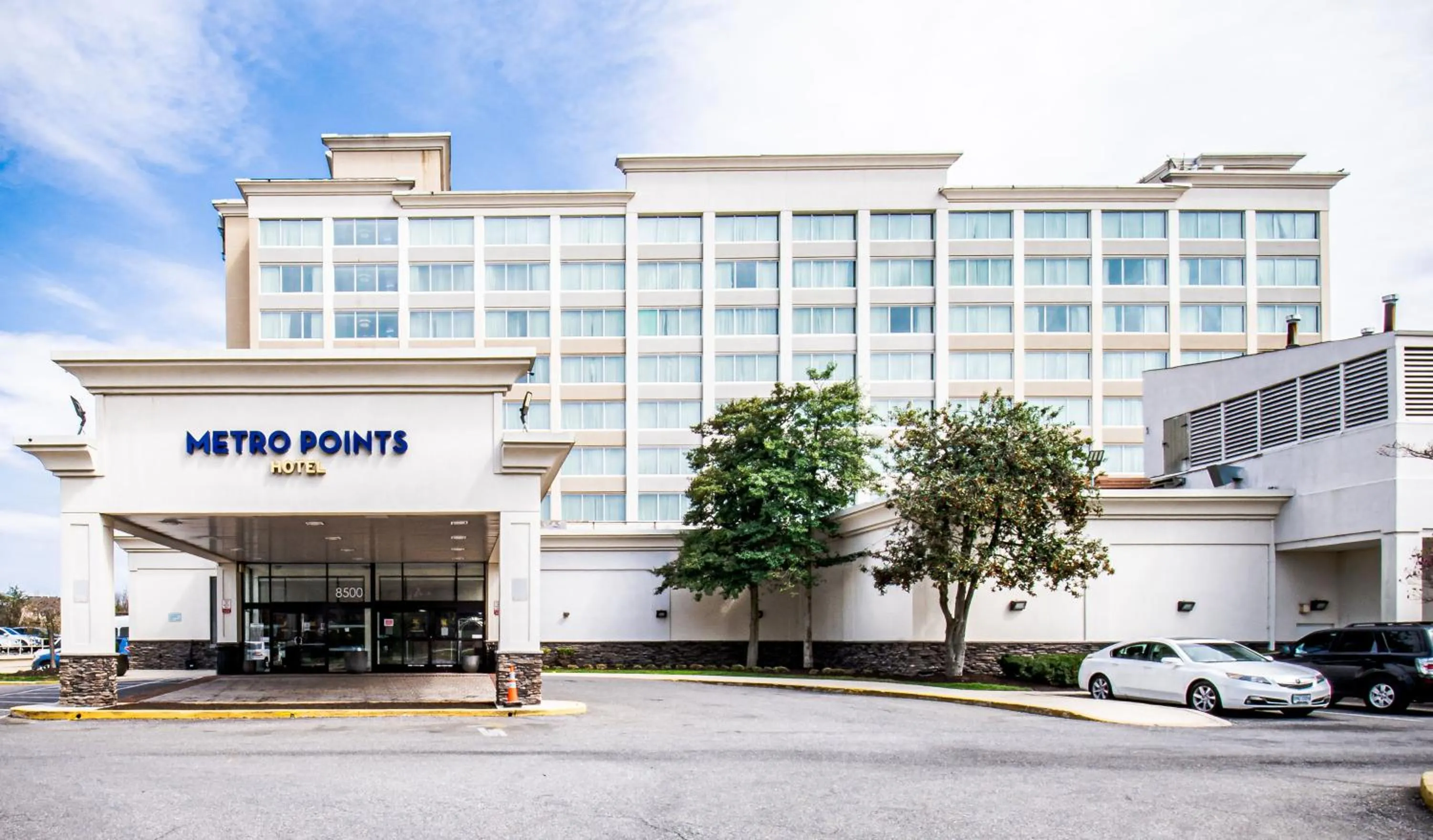 Property building in Metro Points Hotel Washington North