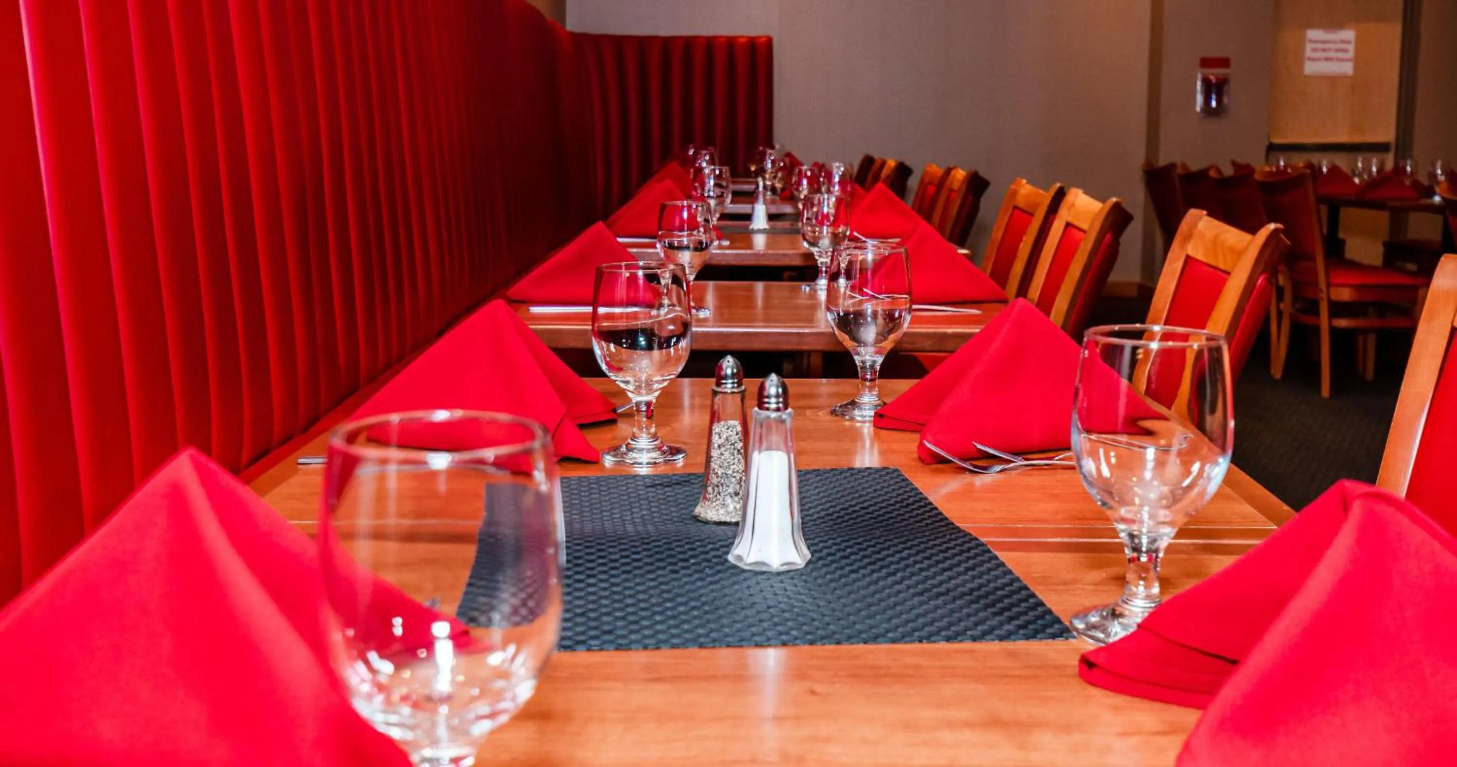 Restaurant/places to eat in Metro Points Hotel Washington North