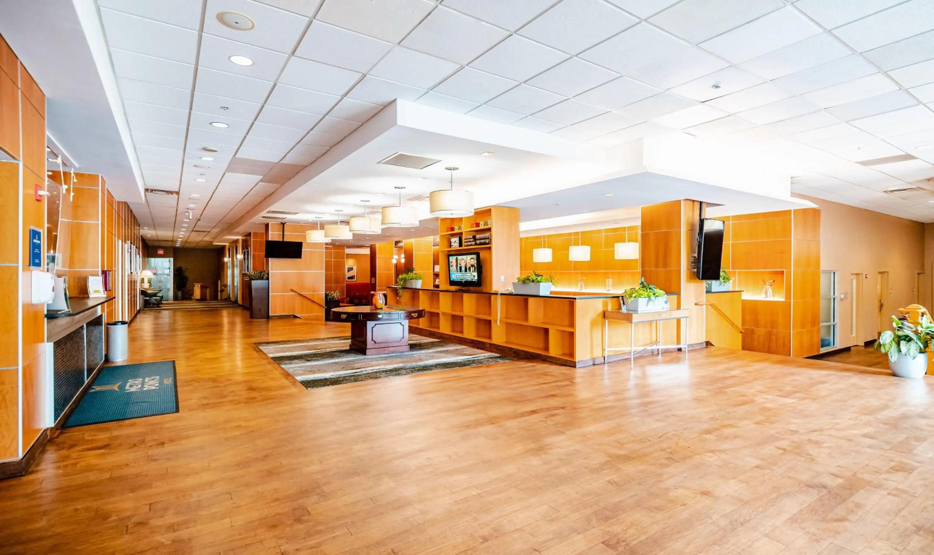 Lobby or reception in Metro Points Hotel Washington North