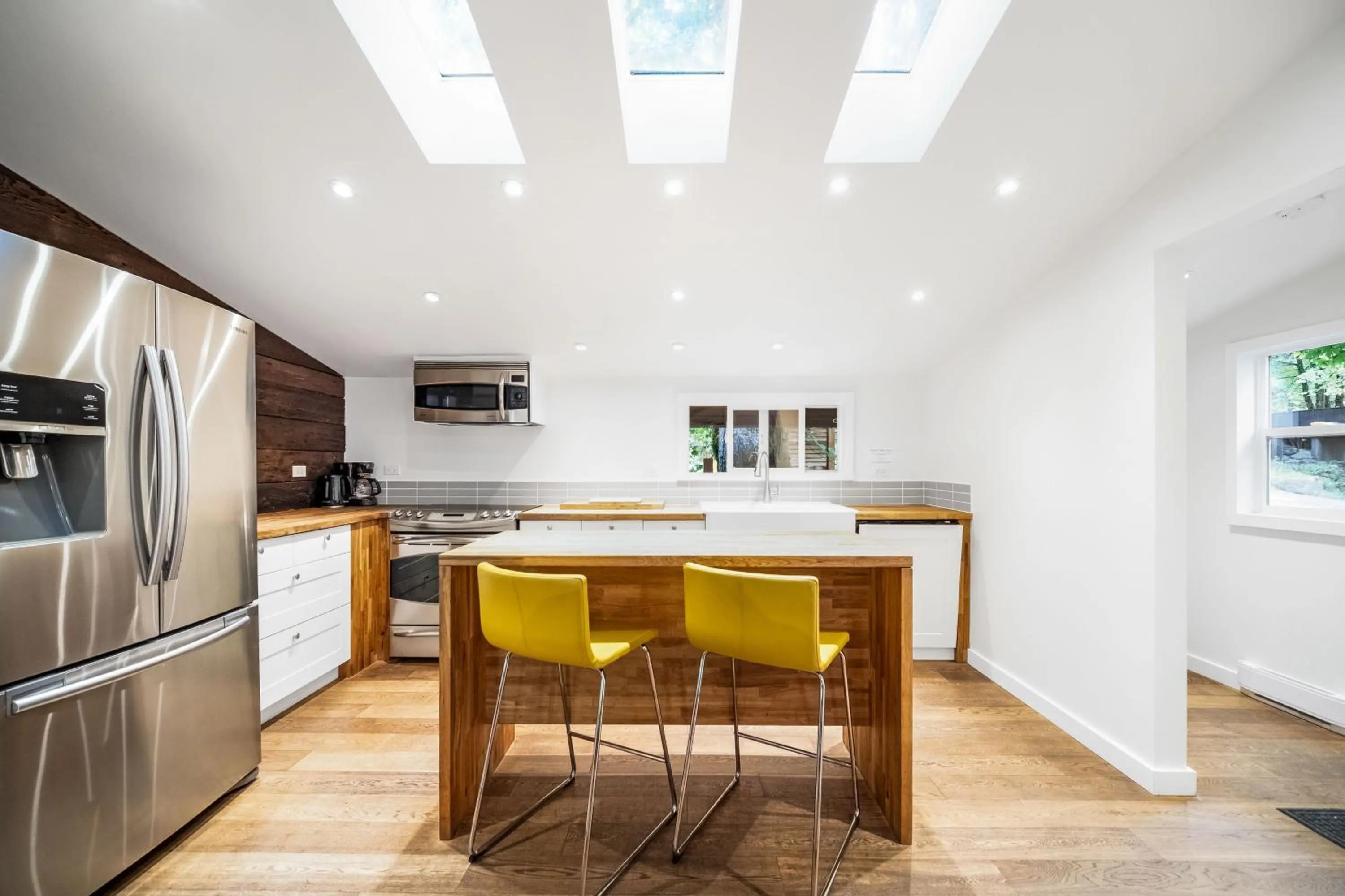 Kitchen or kitchenette in Sunwolf Riverside Cabins