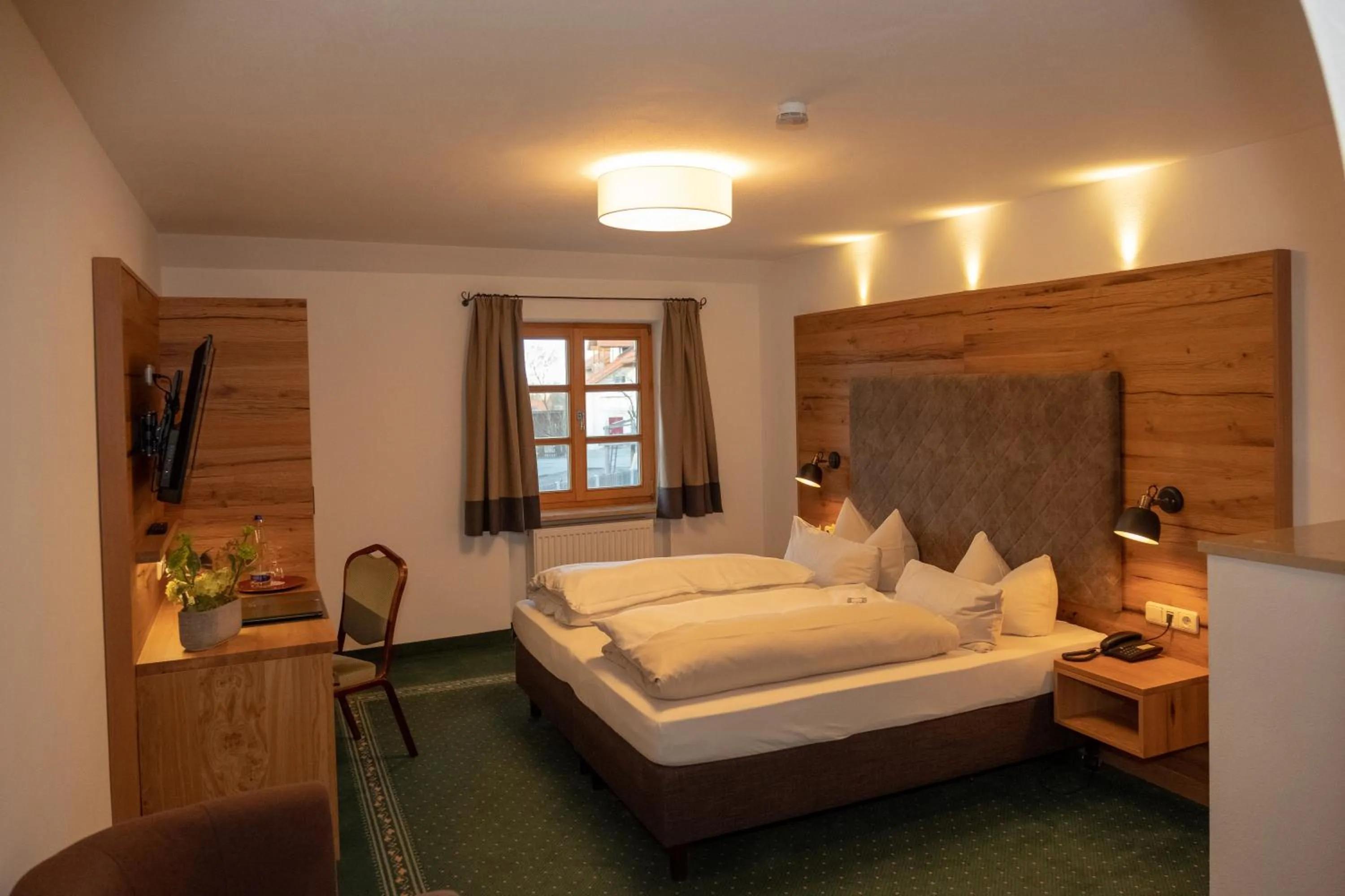 Photo of the whole room, Bed in Der Obere Wirt zum Queri