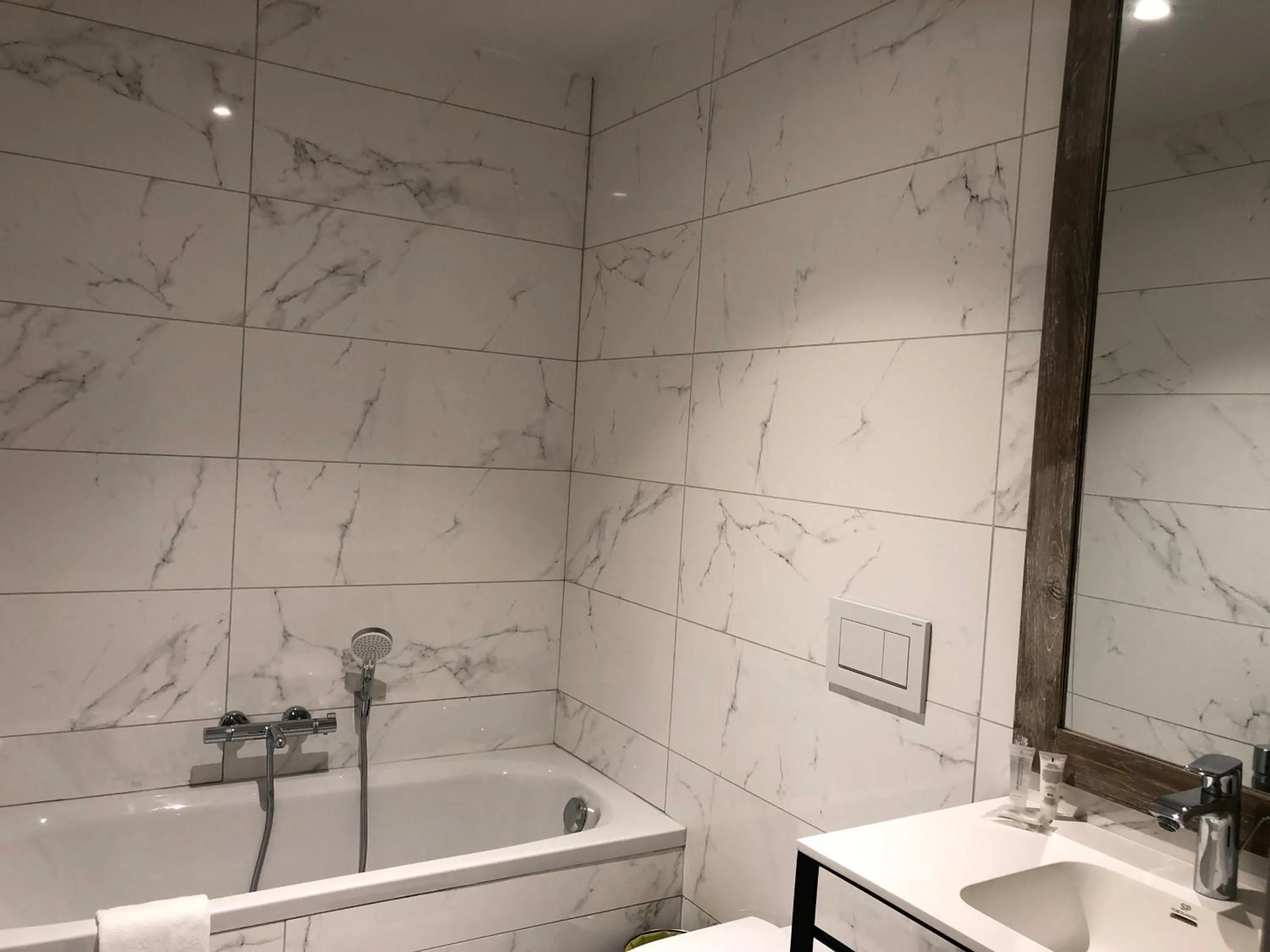 Bath in Acropolis - Luxury Appartments I Hotelservice and parking