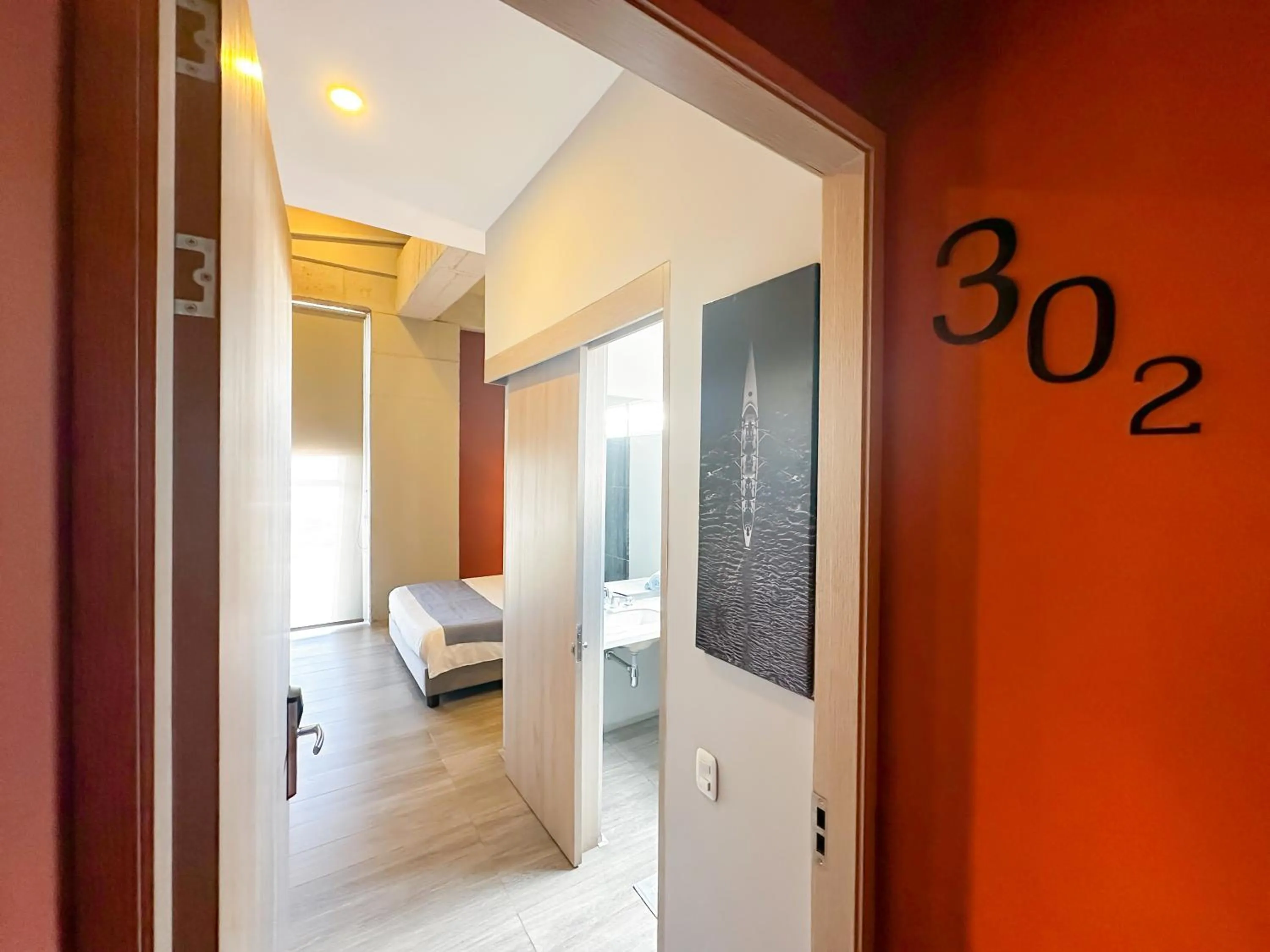 Photo of the whole room, Bed in Hotel Arena Suites Movistar Arena