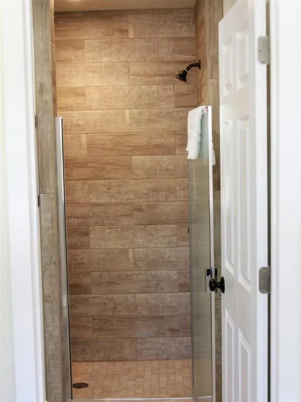 Property building in Hurricane Hideaway Lodging