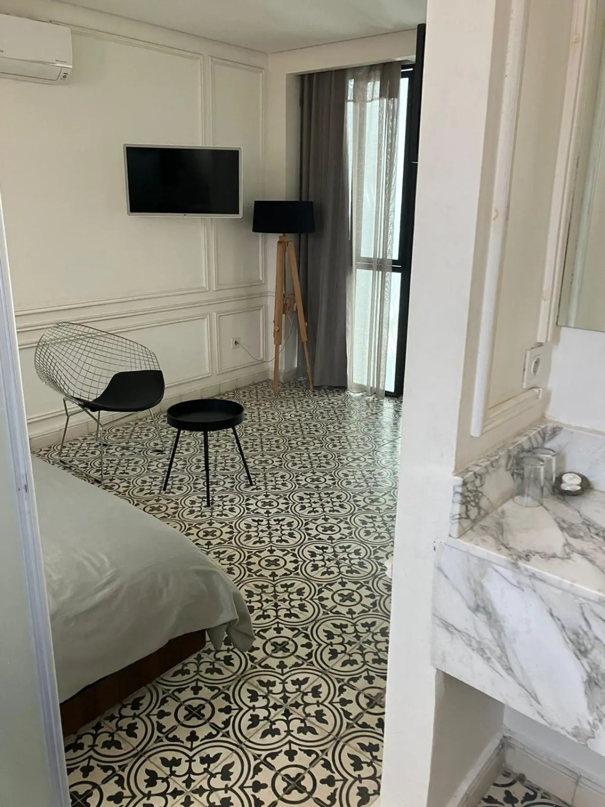 TV and multimedia, Bed in Riad Aïcha Kitchen