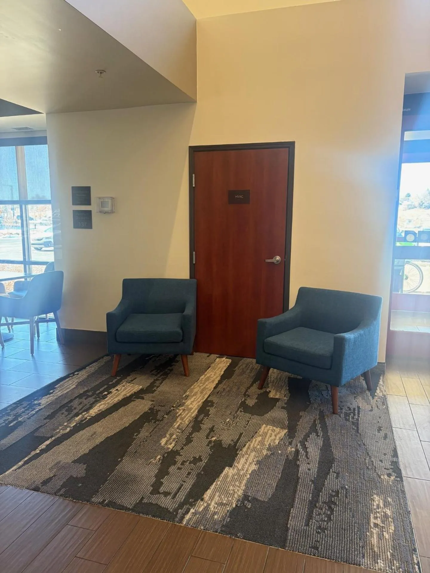 Seating area in Comfort Suites Near Denver Downtown