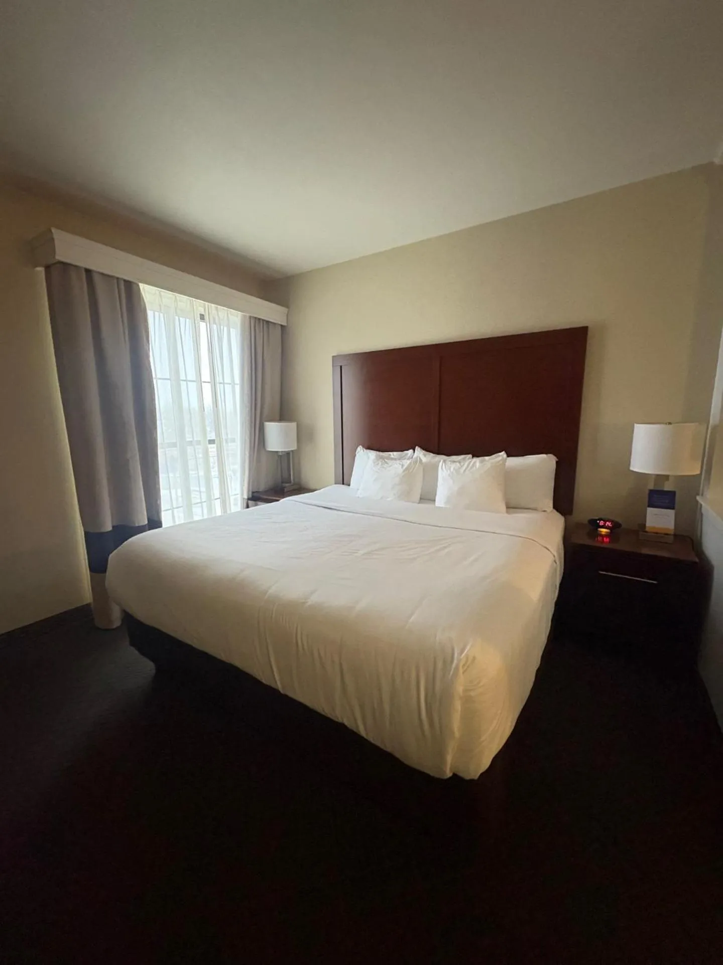 Bed in Comfort Suites Near Denver Downtown