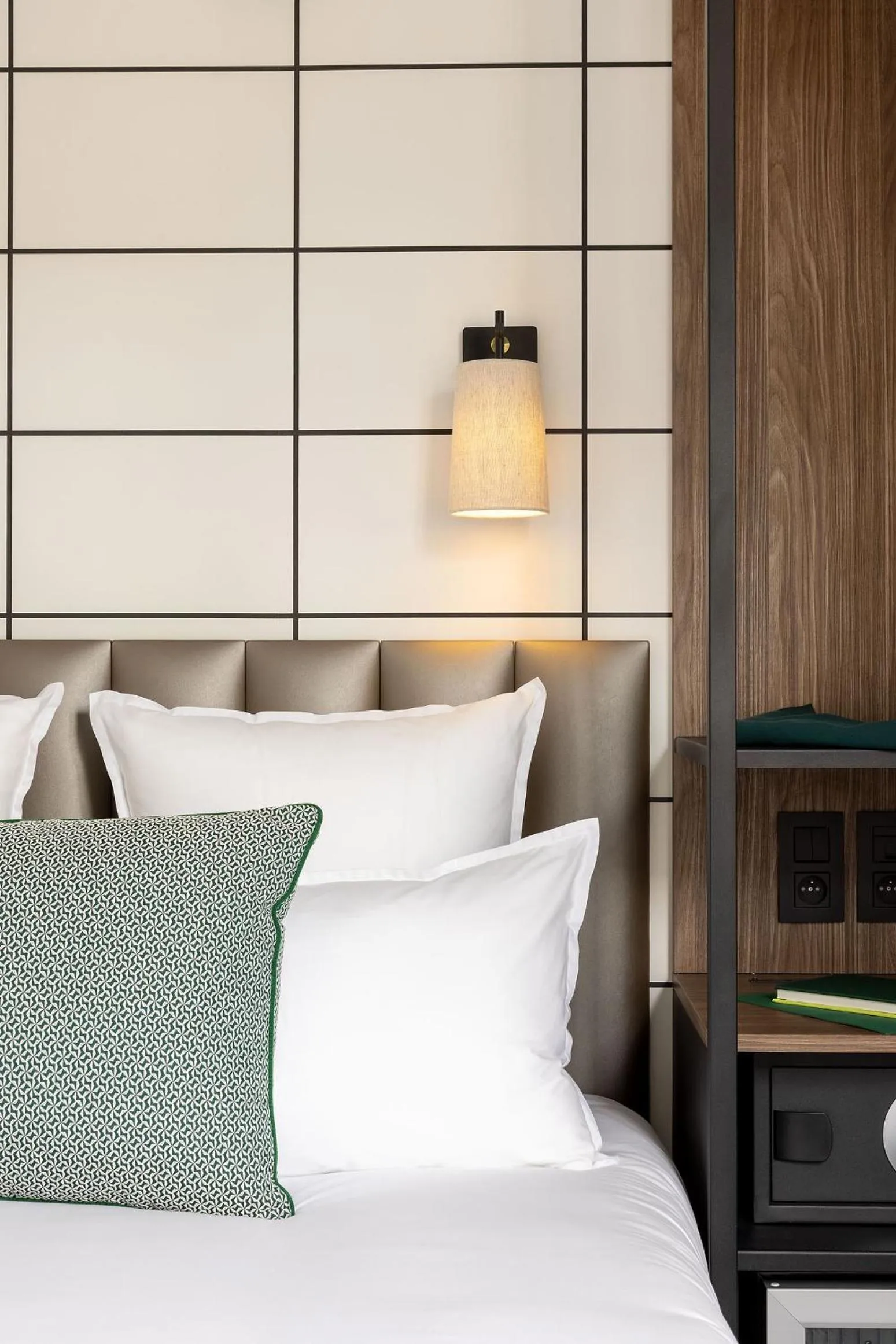 Bed in Hôtel Moderniste