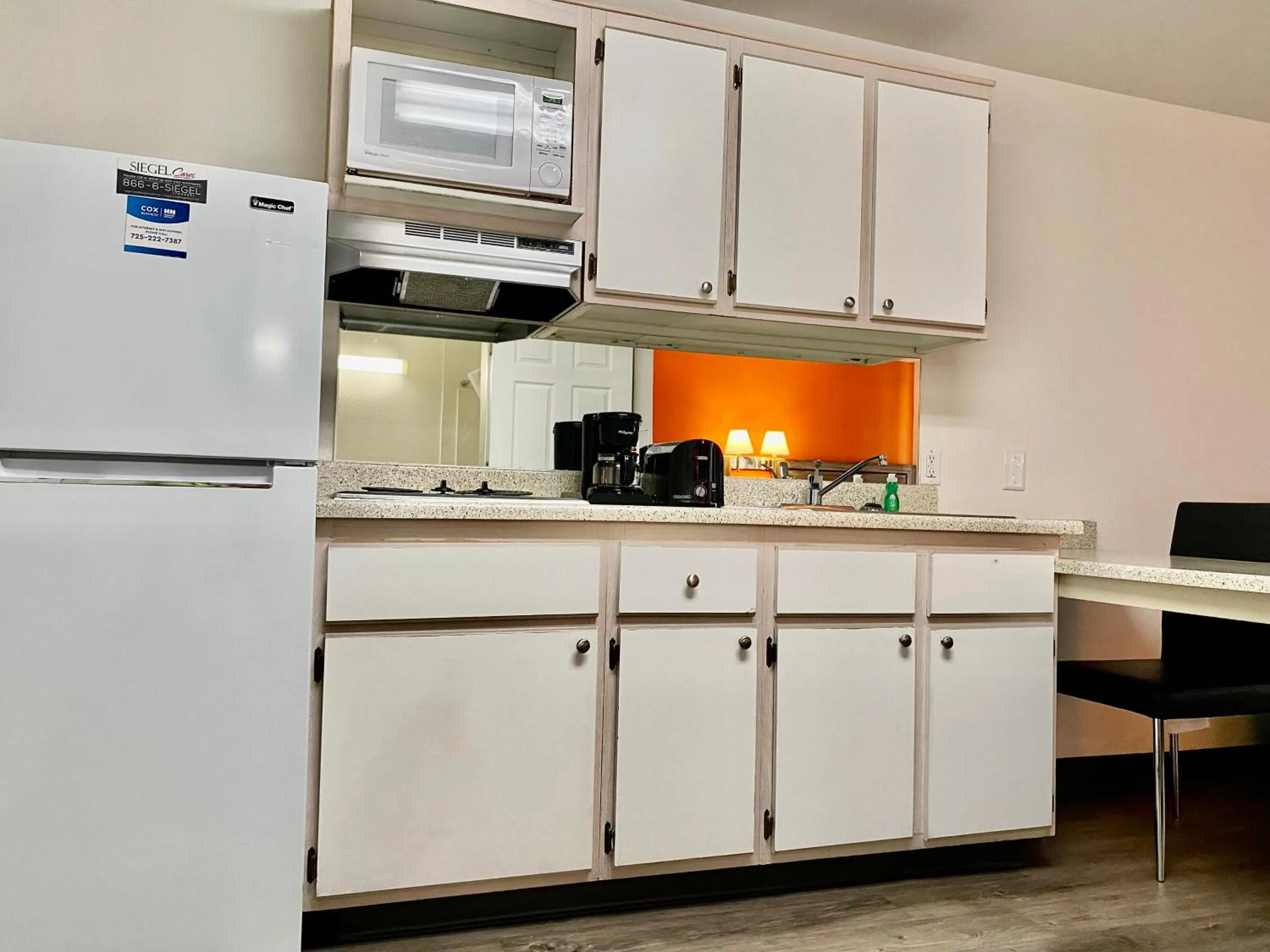 Kitchen or kitchenette in Siegel Select Las Vegas Boulevard