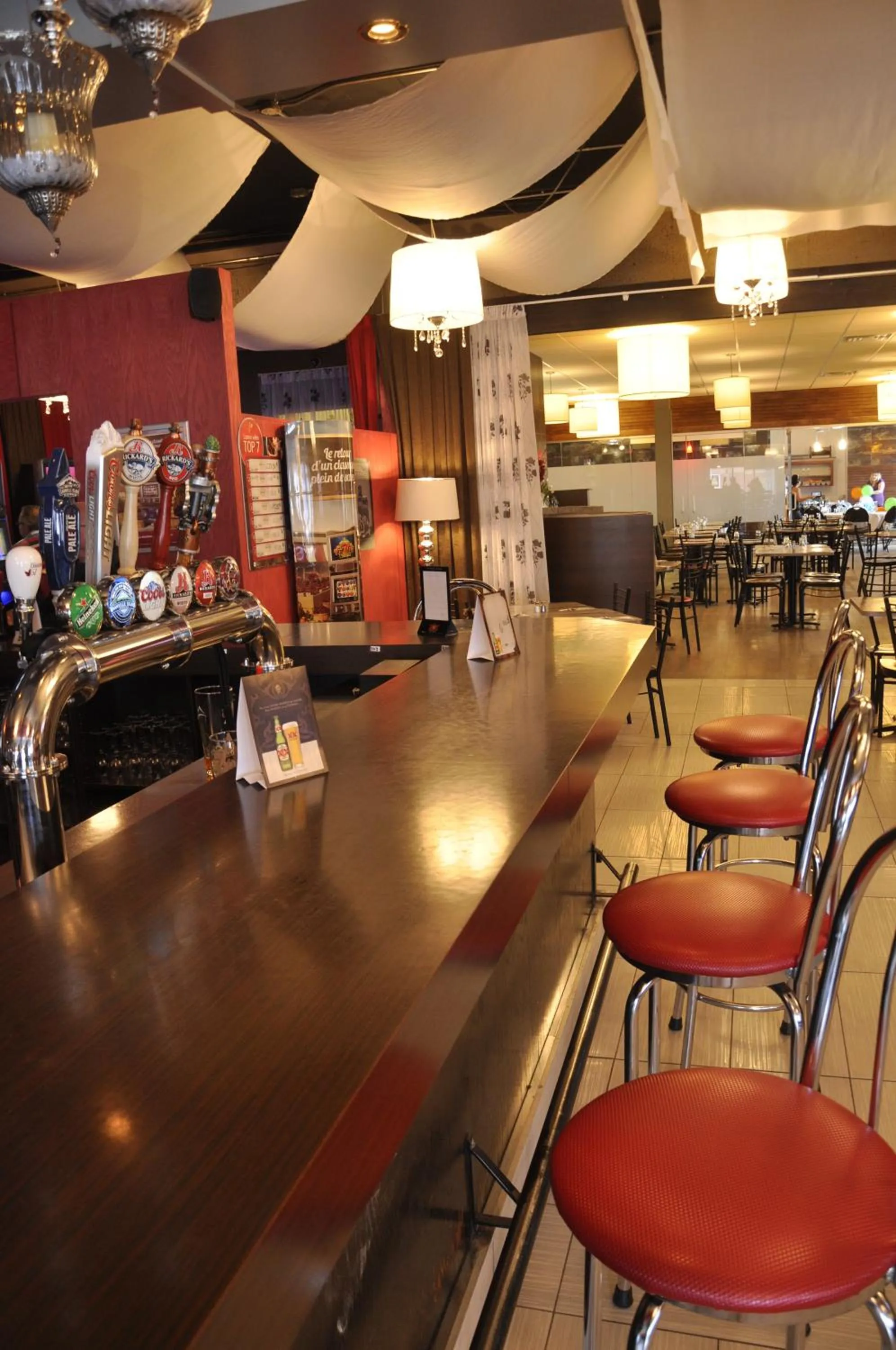 Lounge or bar in Hôtel Centre-Ville