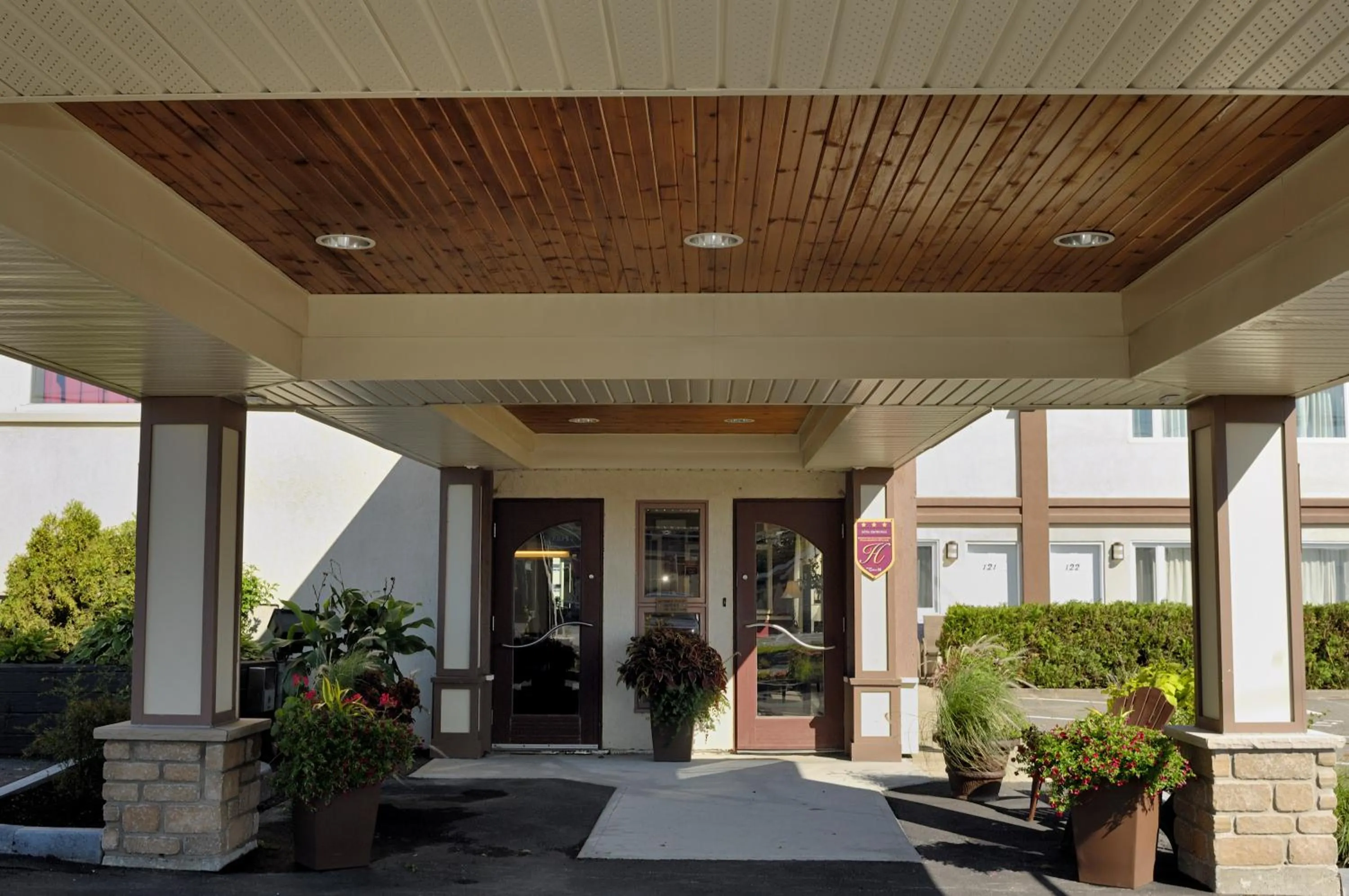 Facade/entrance in Hôtel Centre-Ville