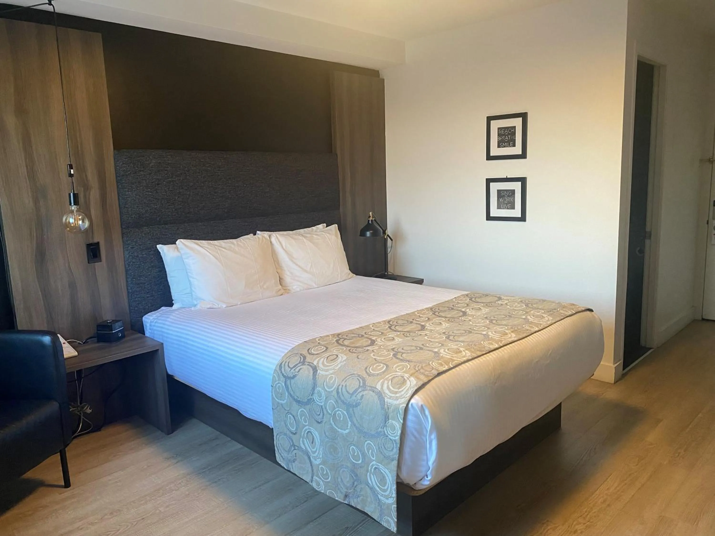 Bed in Hôtel Centre-Ville