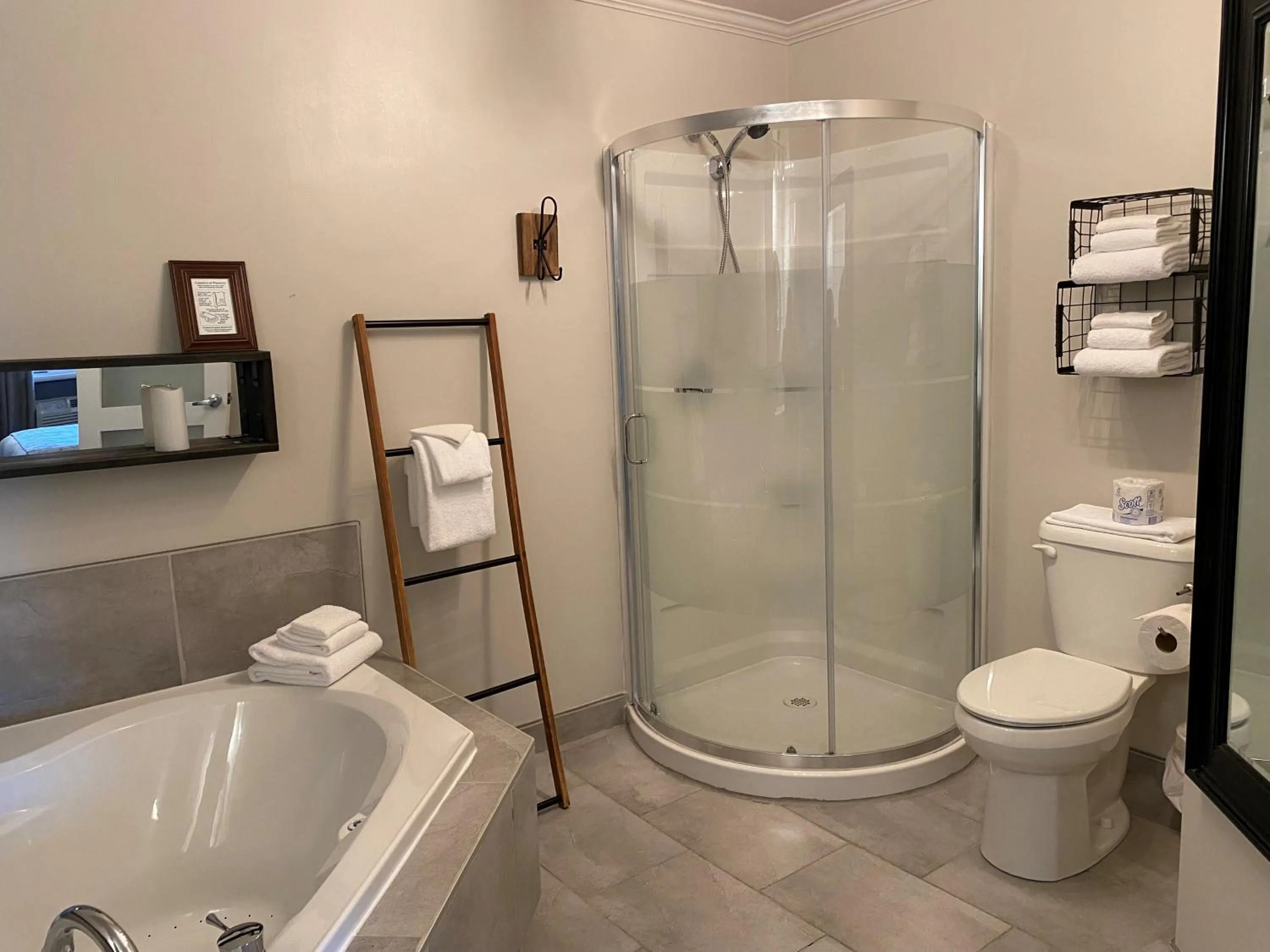 Bathroom in Hôtel Centre-Ville