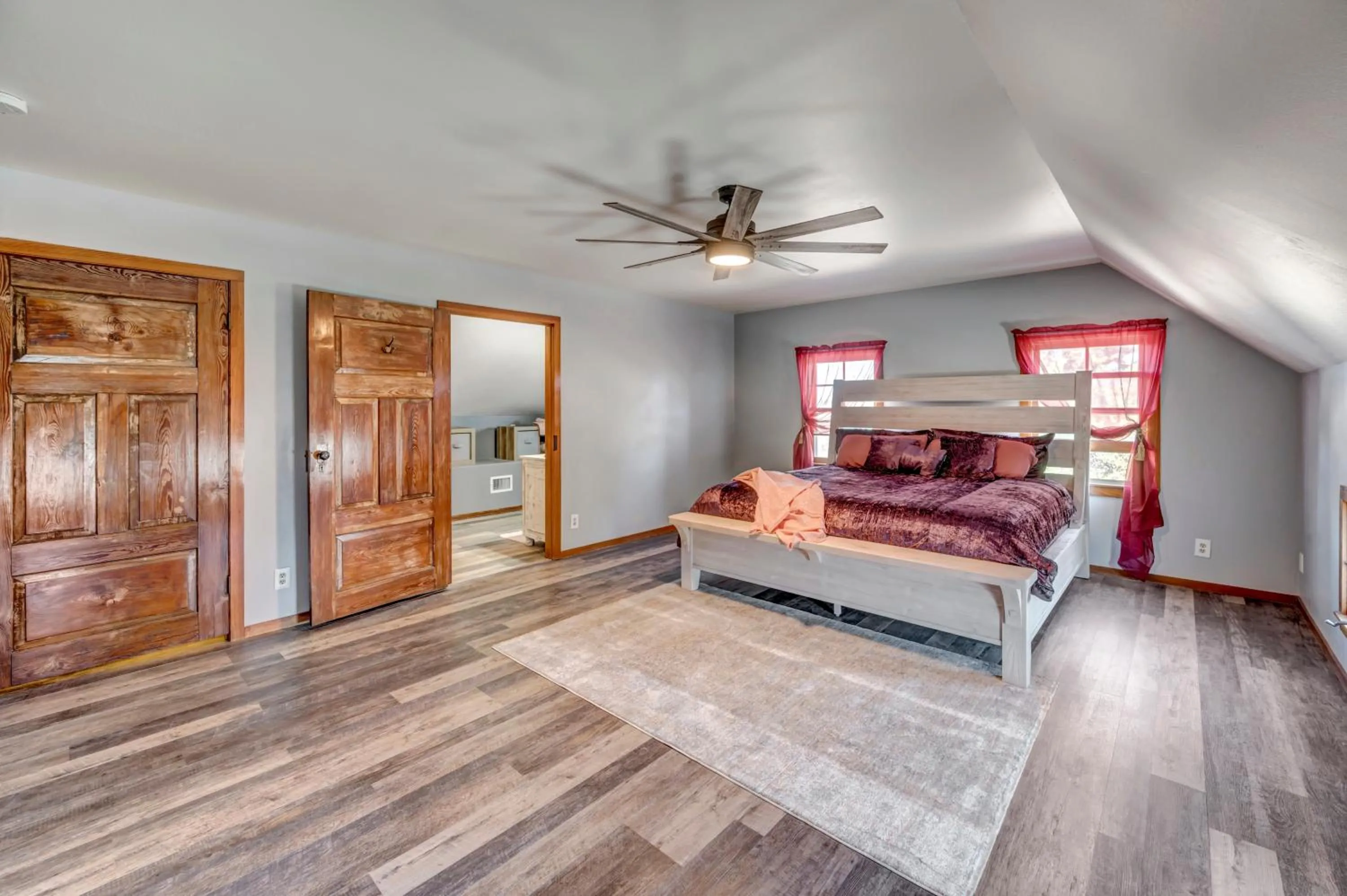 Bedroom, Bed in Full Moon Inn