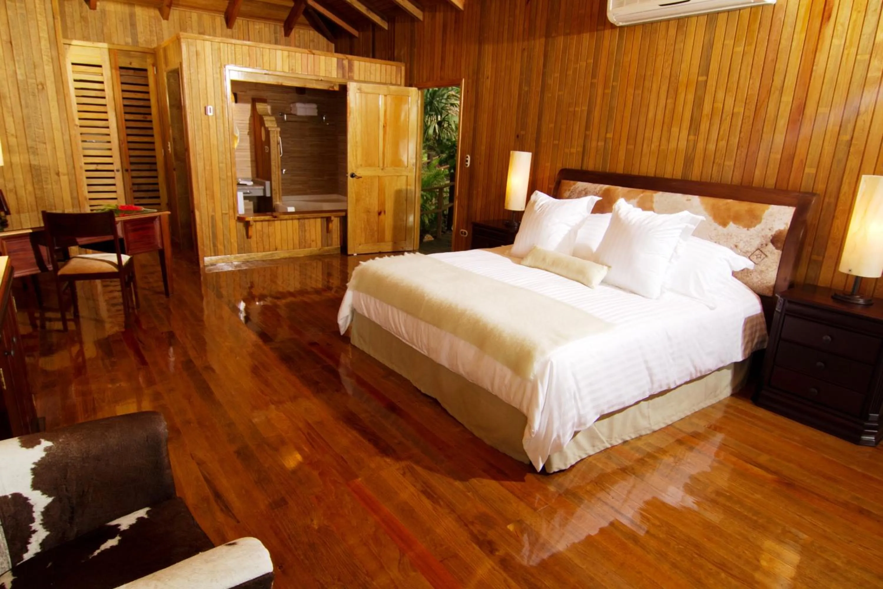 Bed in Las Lagunas Boutique Hotel
