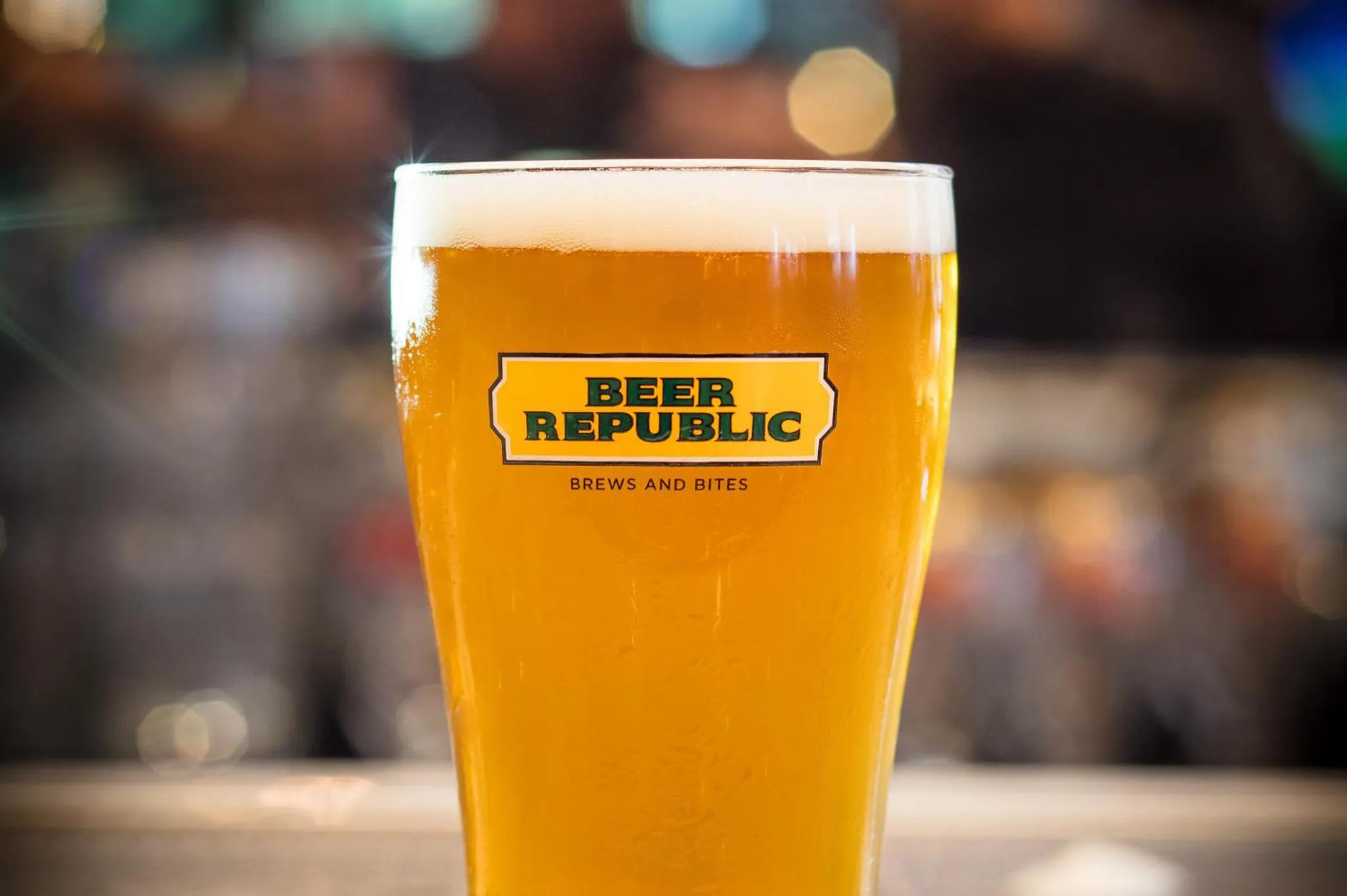 Restaurant/places to eat in Holiday Inn Bangkok by IHG