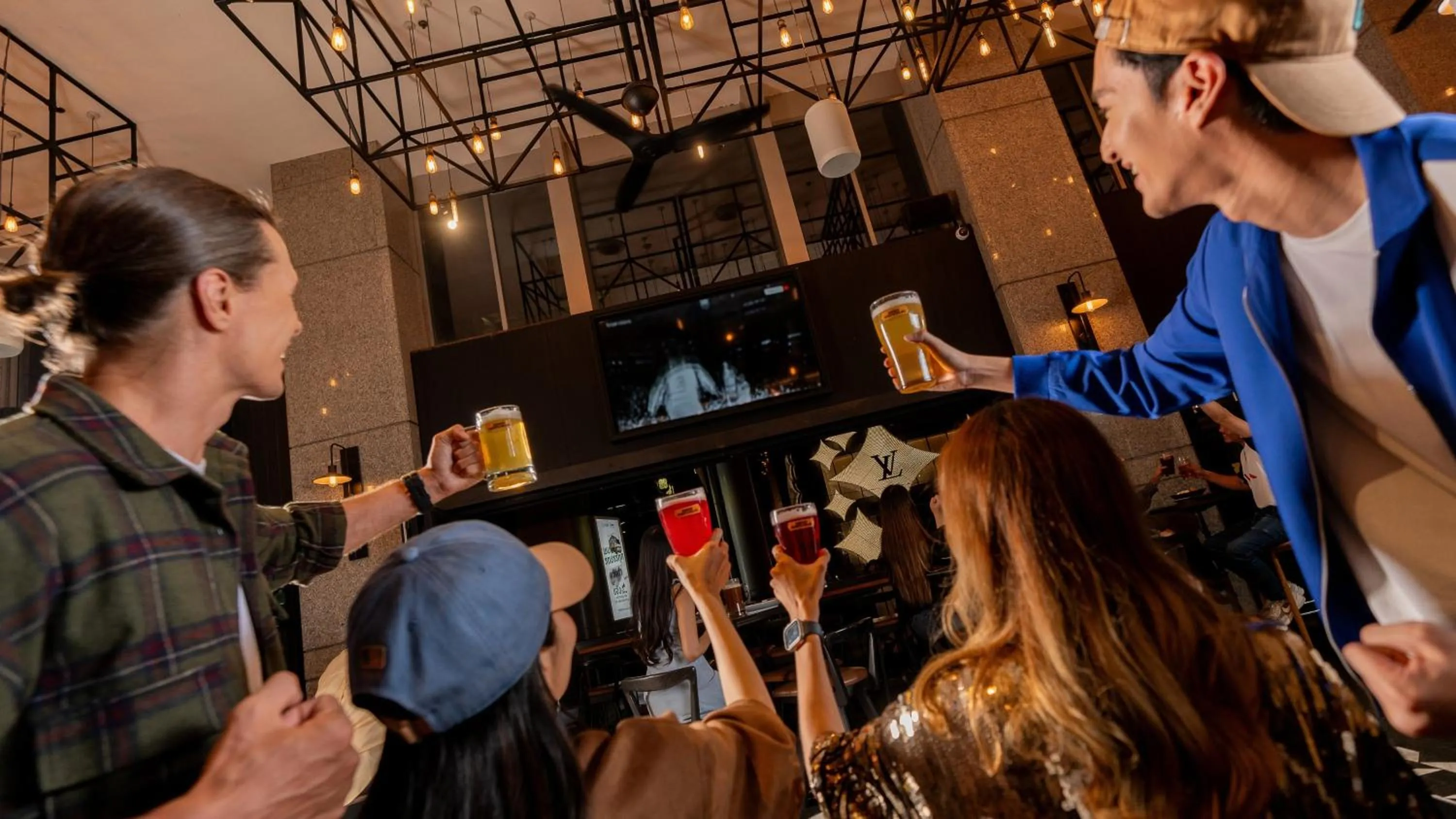 Restaurant/places to eat in Holiday Inn Bangkok by IHG