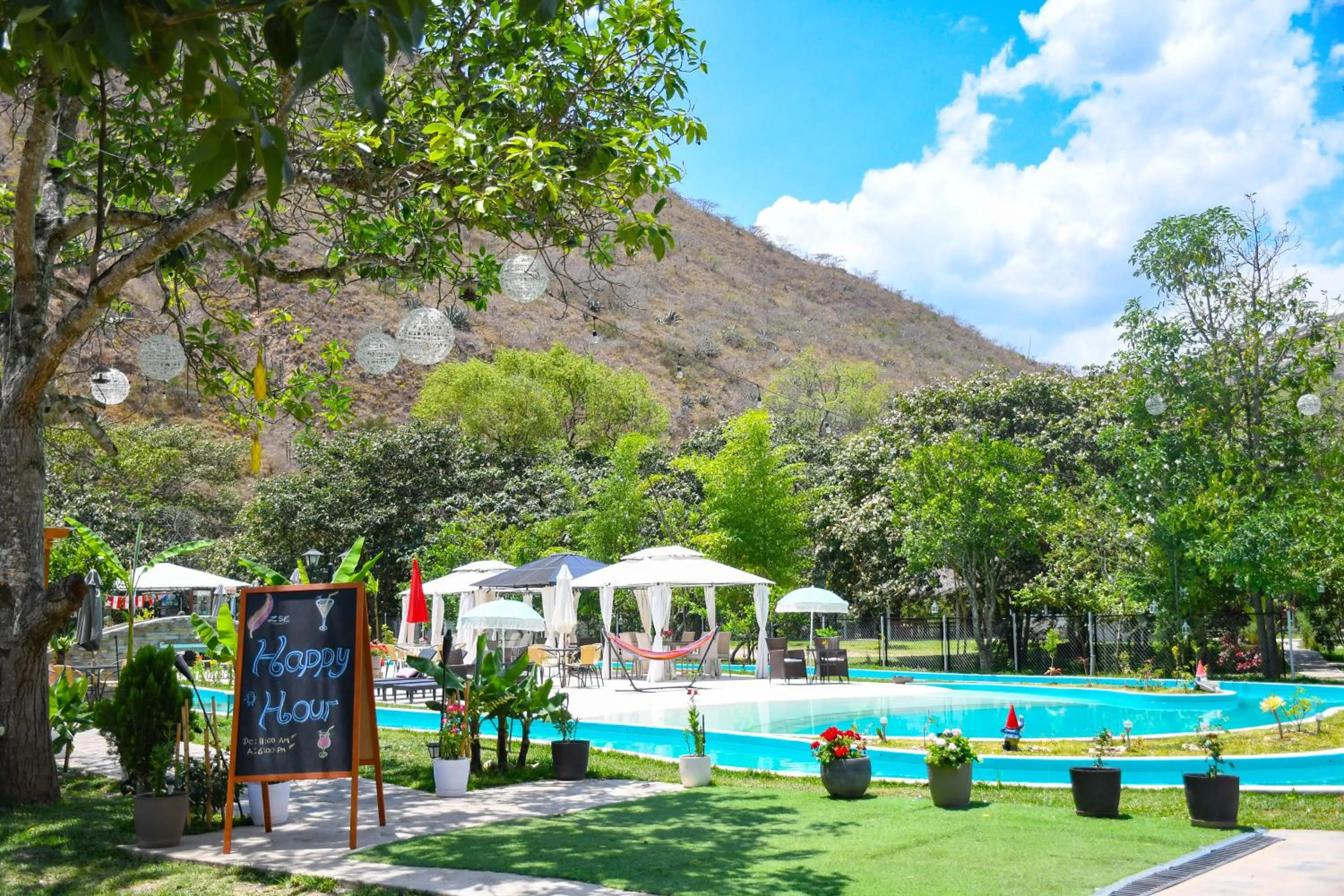 Property building in Zoila's Suite Escape