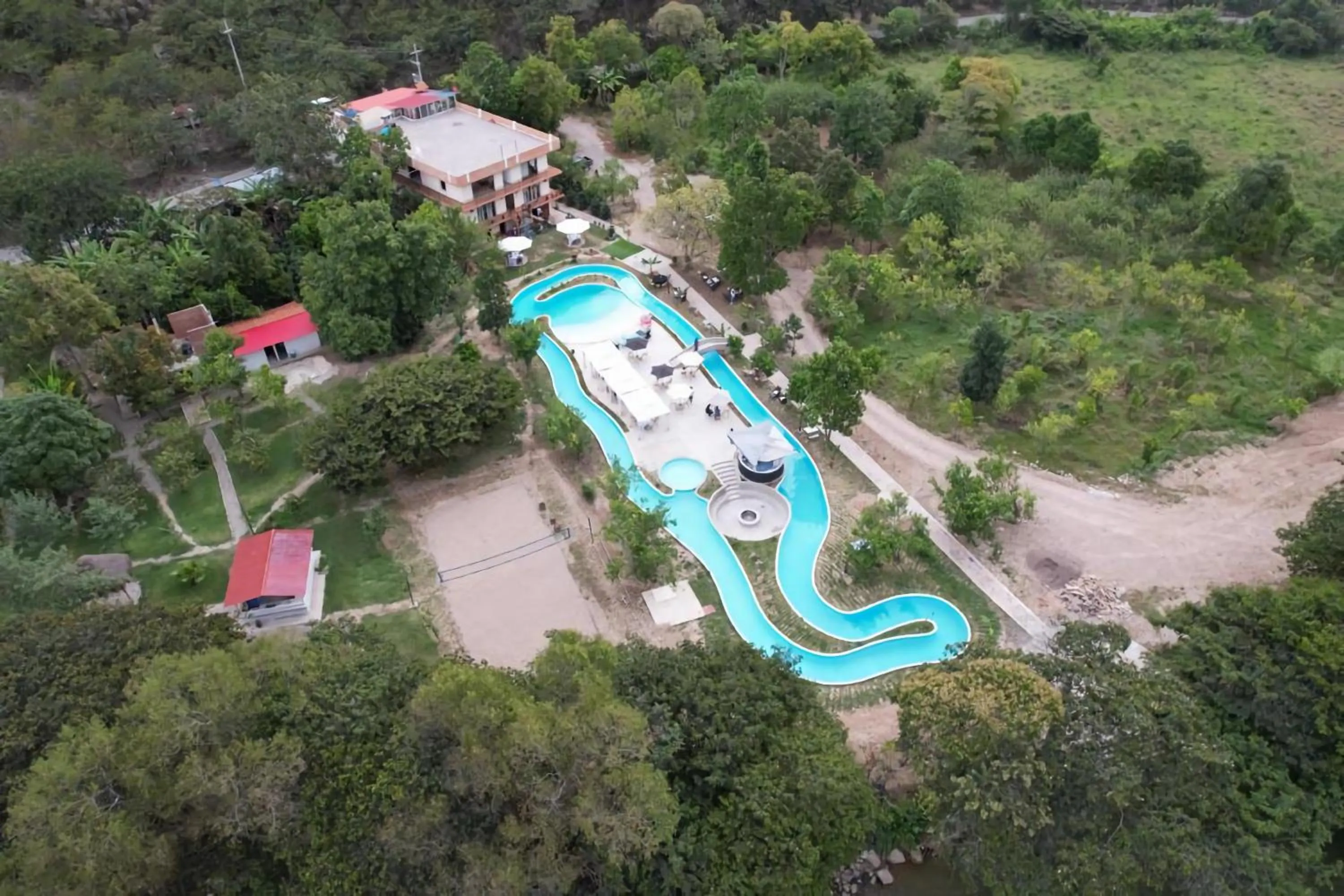 Property building in Zoila's Suite Escape