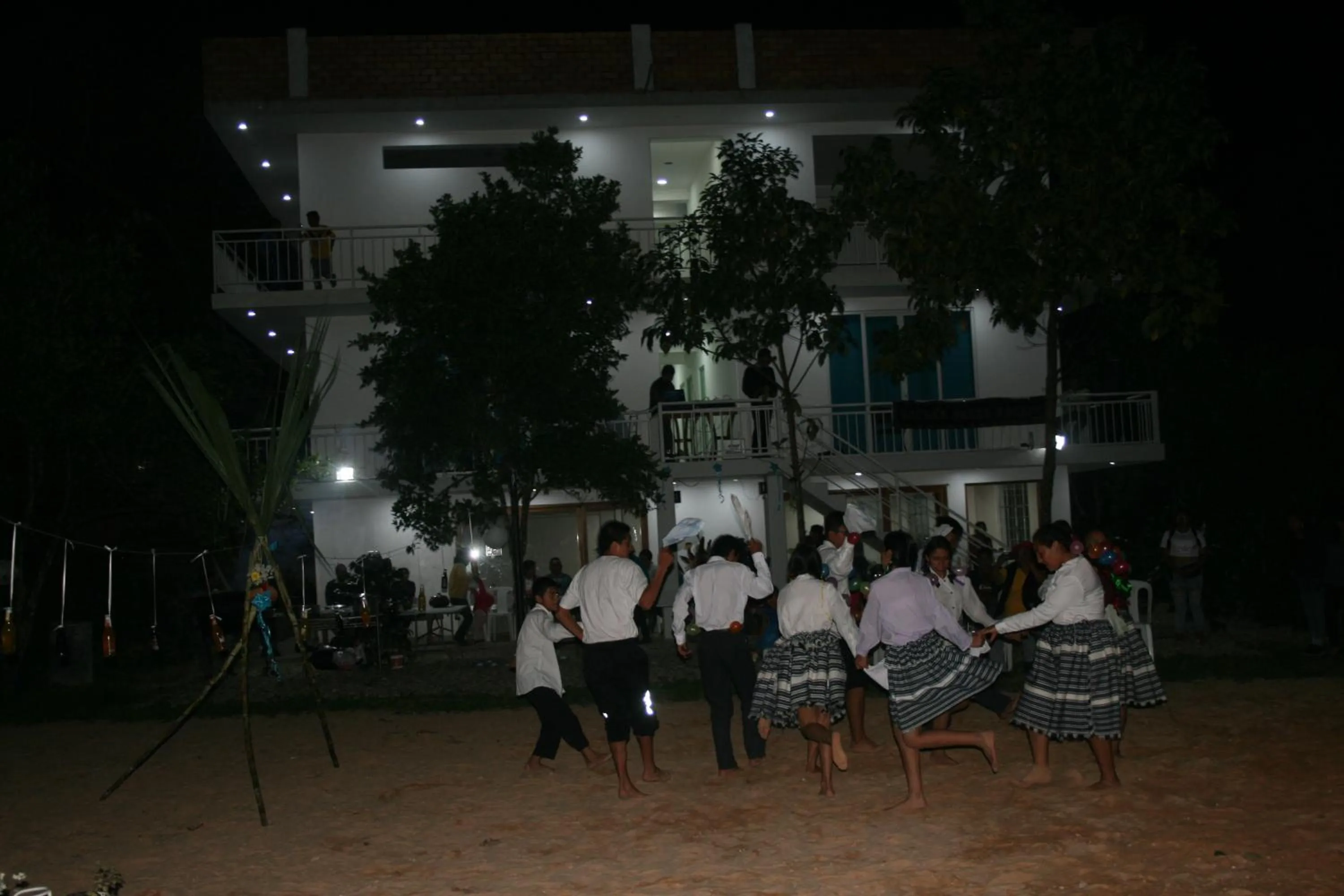 Evening entertainment in Zoila's Suite Escape