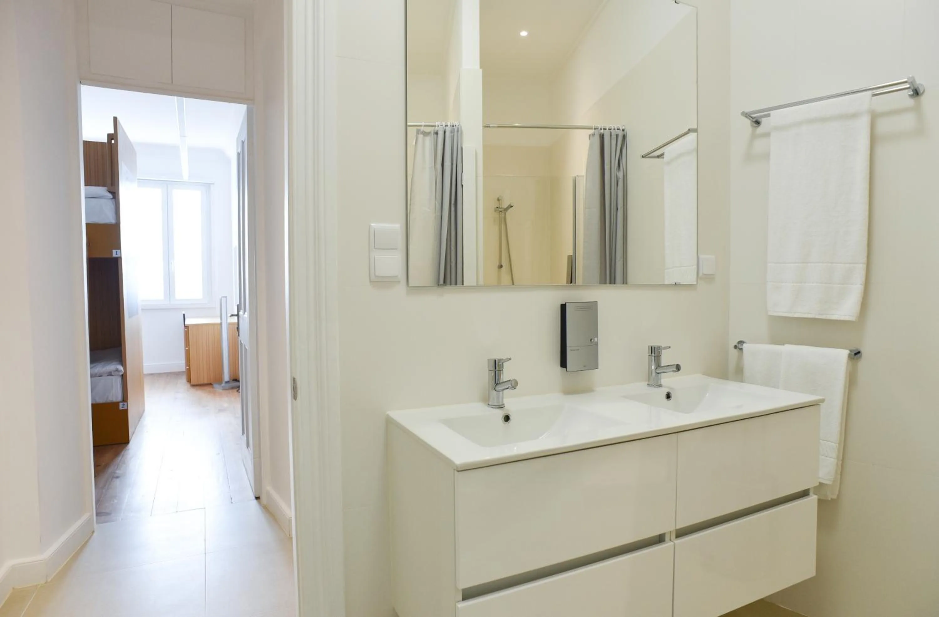 Shower in Internacional Azores Boutique