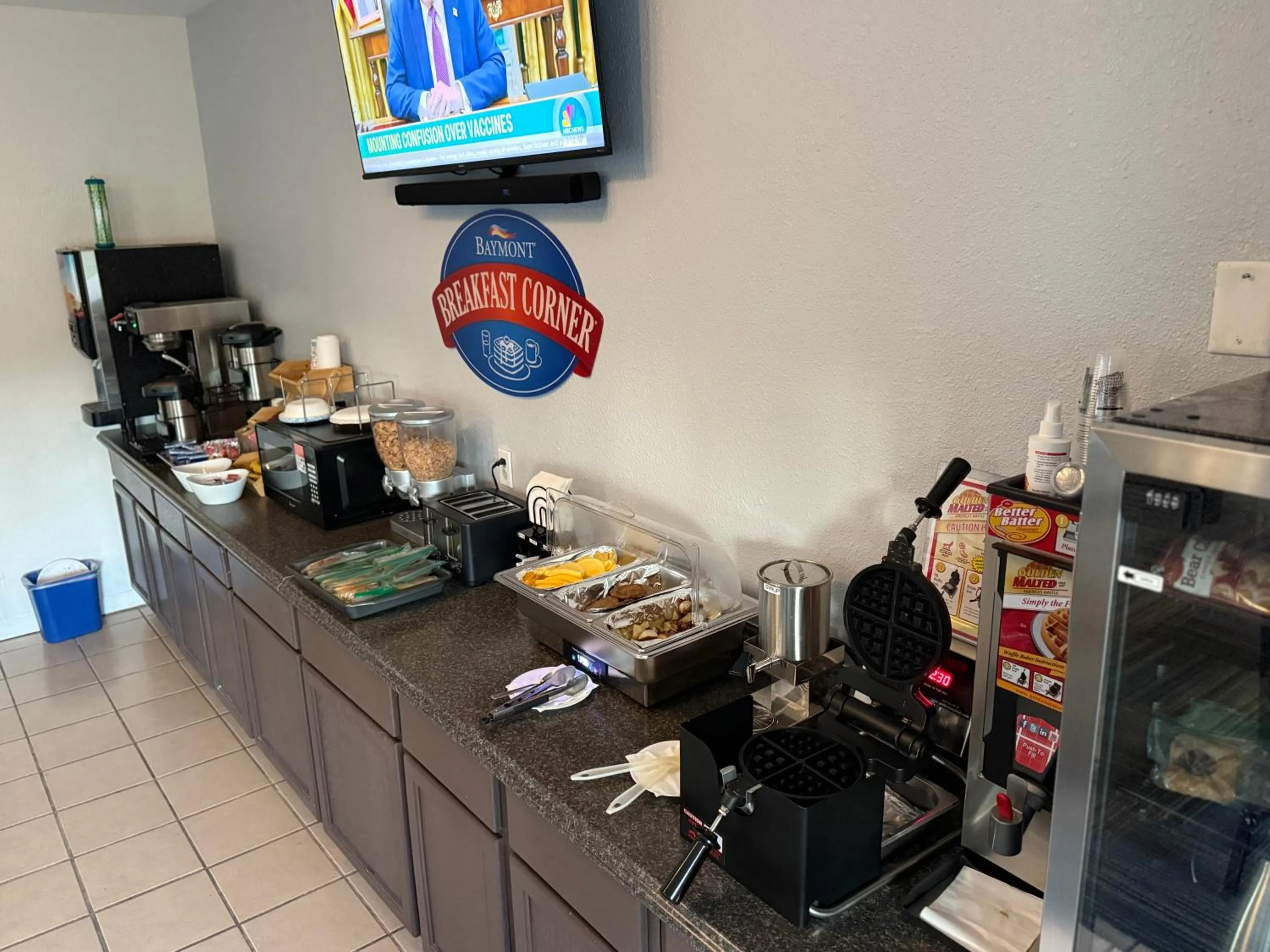 Breakfast in Baymont by Wyndham Kingdom City