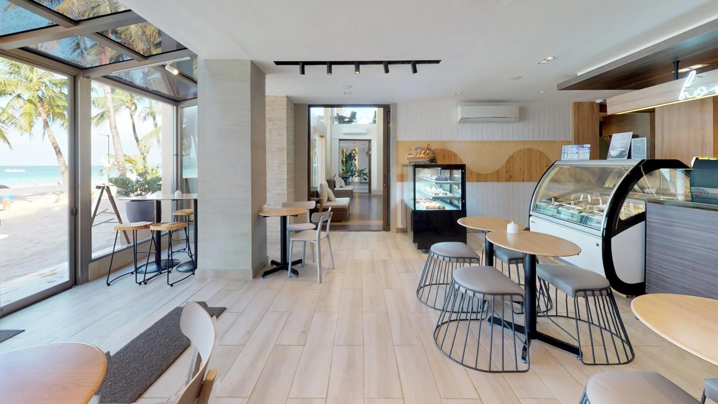 Restaurant/places to eat in The District Boracay