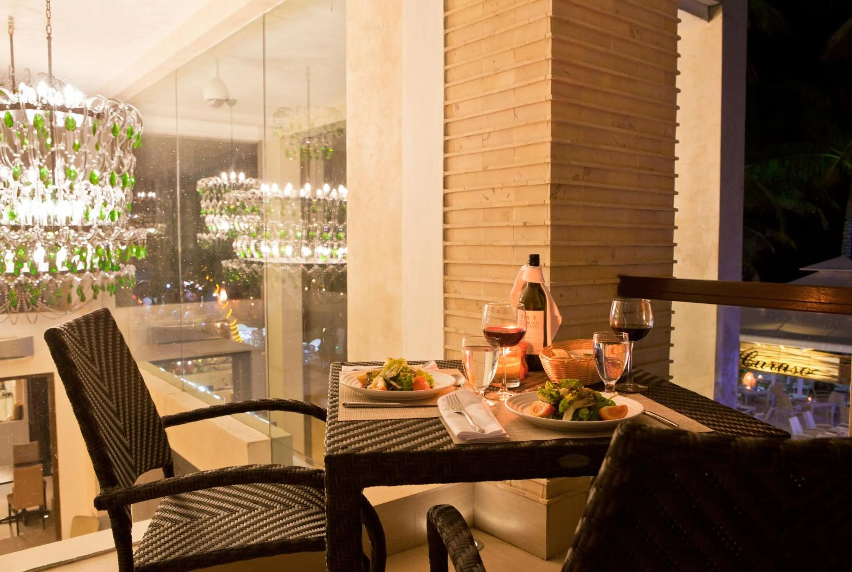 Restaurant/places to eat in The District Boracay