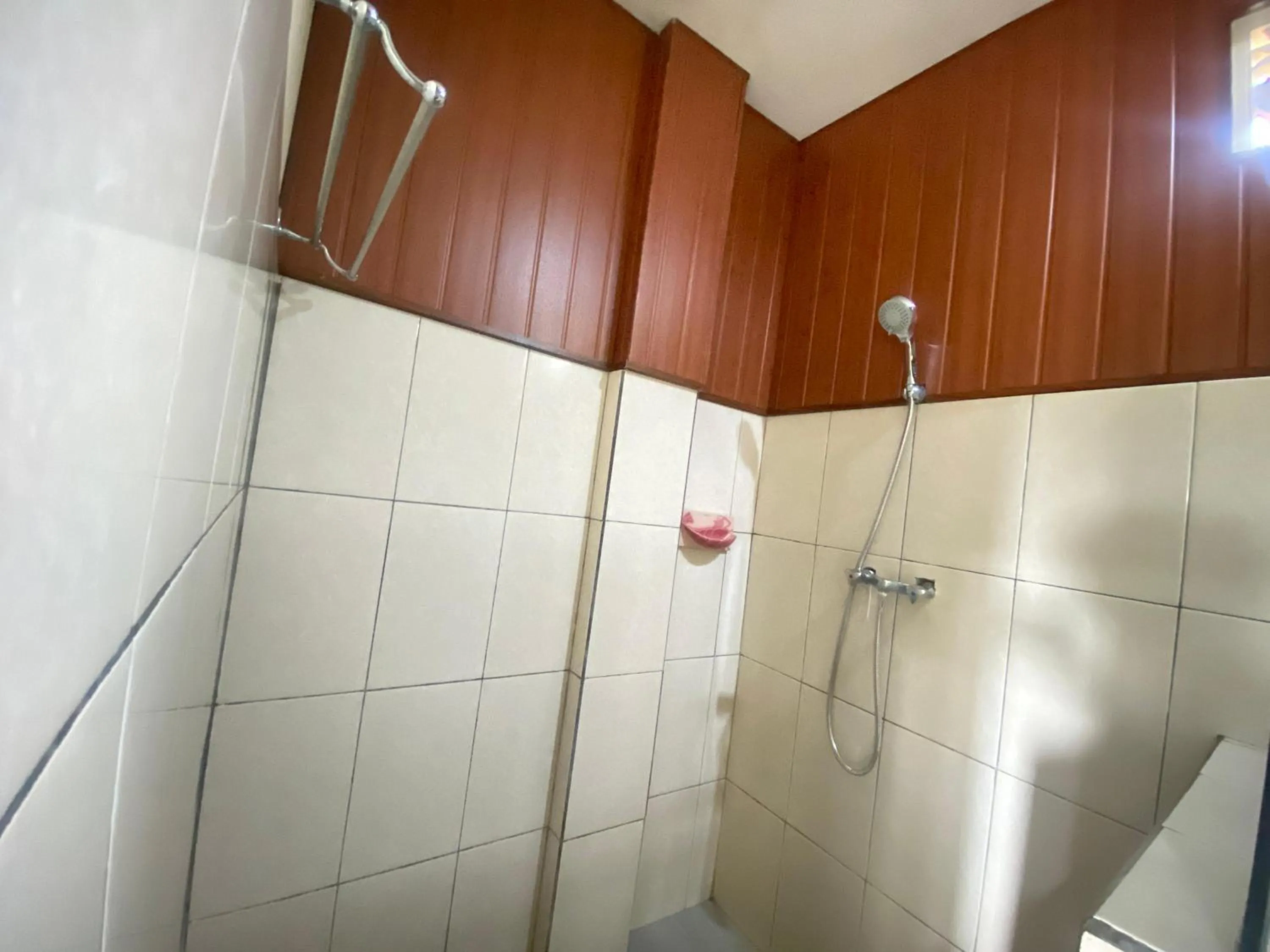 Bathroom in Demank House