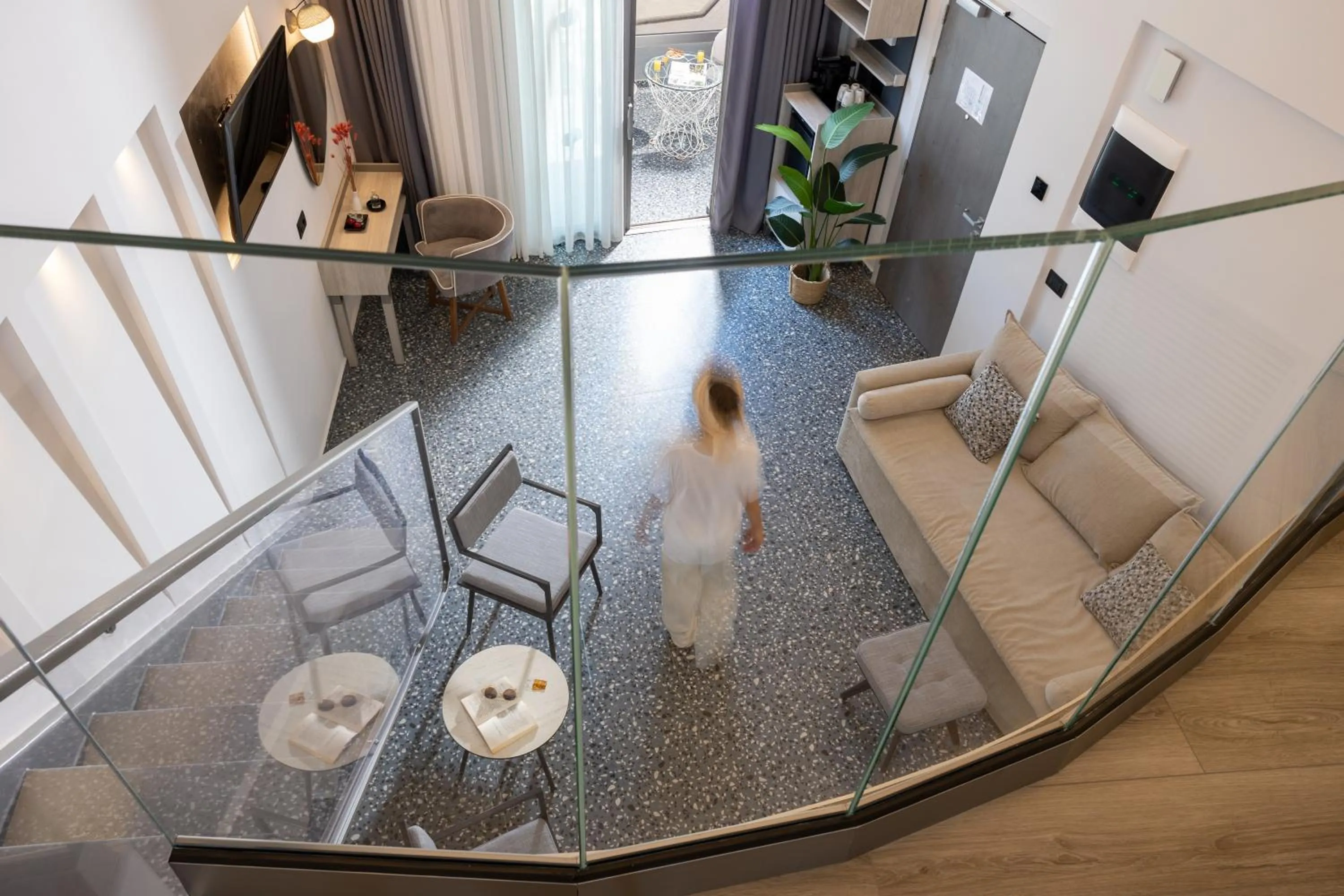 TV and multimedia in Pearl SeaBreeze Suites