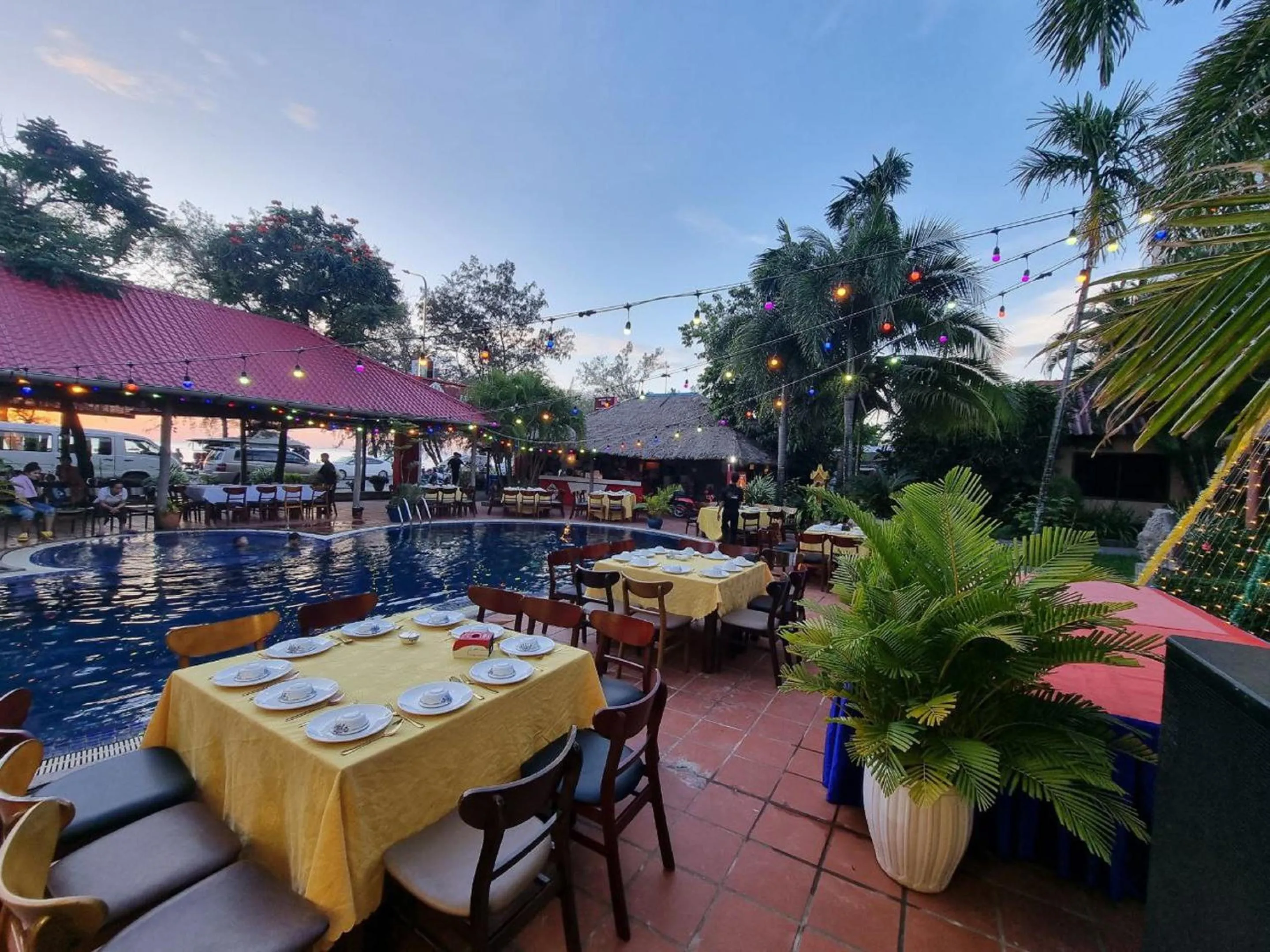 Restaurant/places to eat in Mittali Beach Hotel