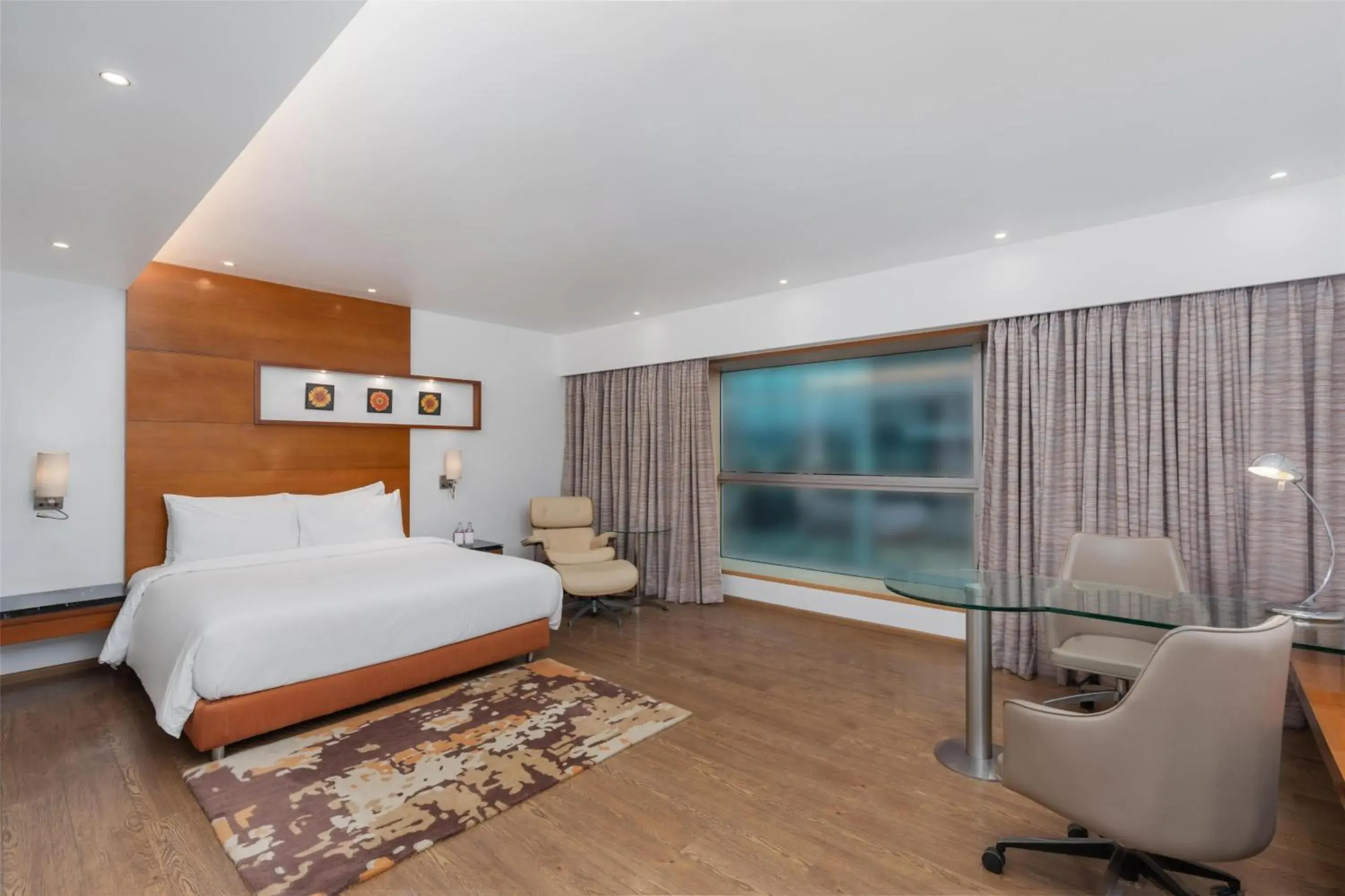 Deluxe Room with Bathtub & 15% Discount on Food & Soft Beverage & Laundry and 20% discount on SPA services. in Country Inn & Suites By Radisson Navi Mumbai Deluxe Room with Bathtub & 15% Discount on Food & Soft Beverage & Laundry and 20% discount on SPA services. in Country Inn & Suites By Radisson Navi Mumbai