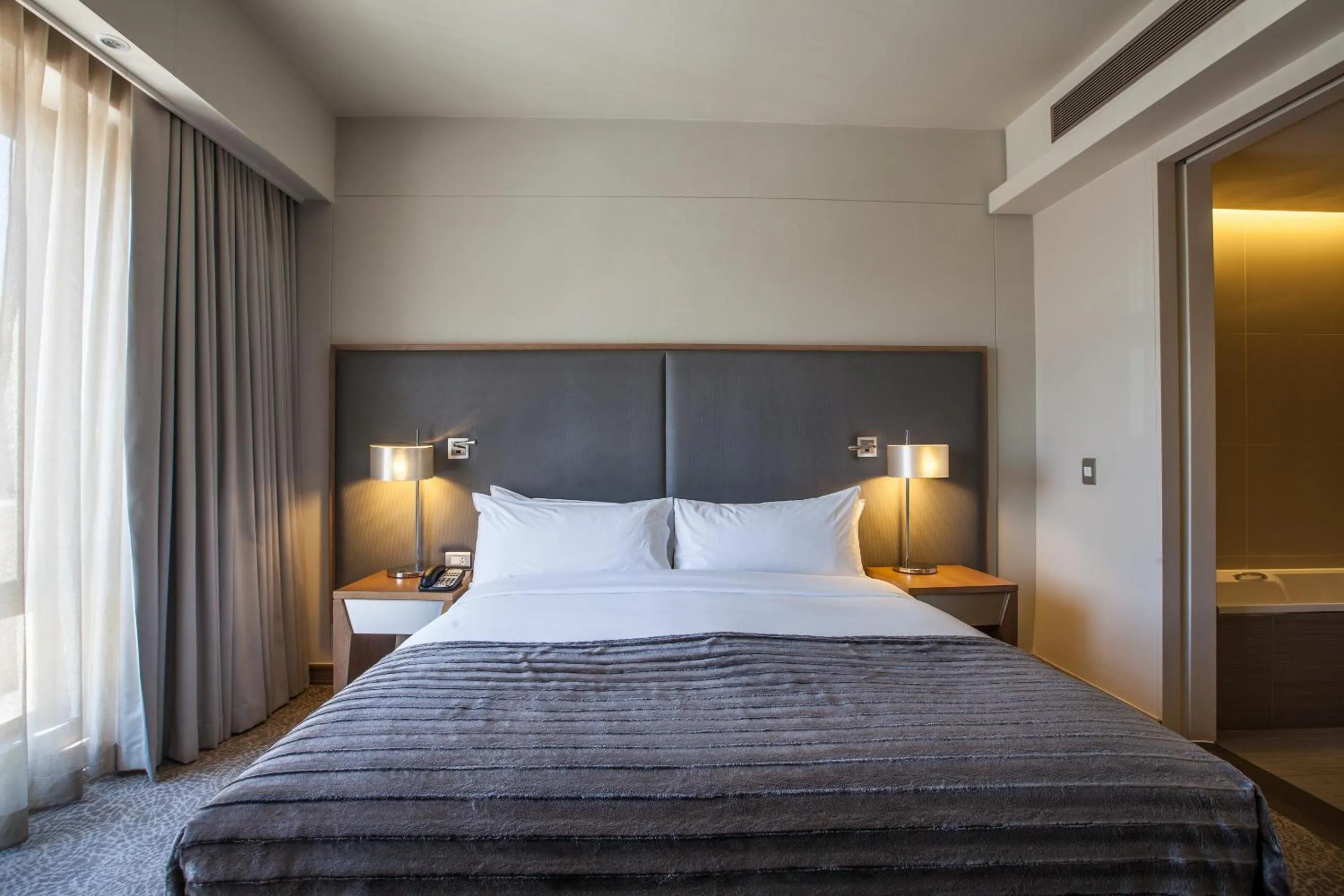 Bedroom, Bed in Southern Sun Hyde Park Sandton